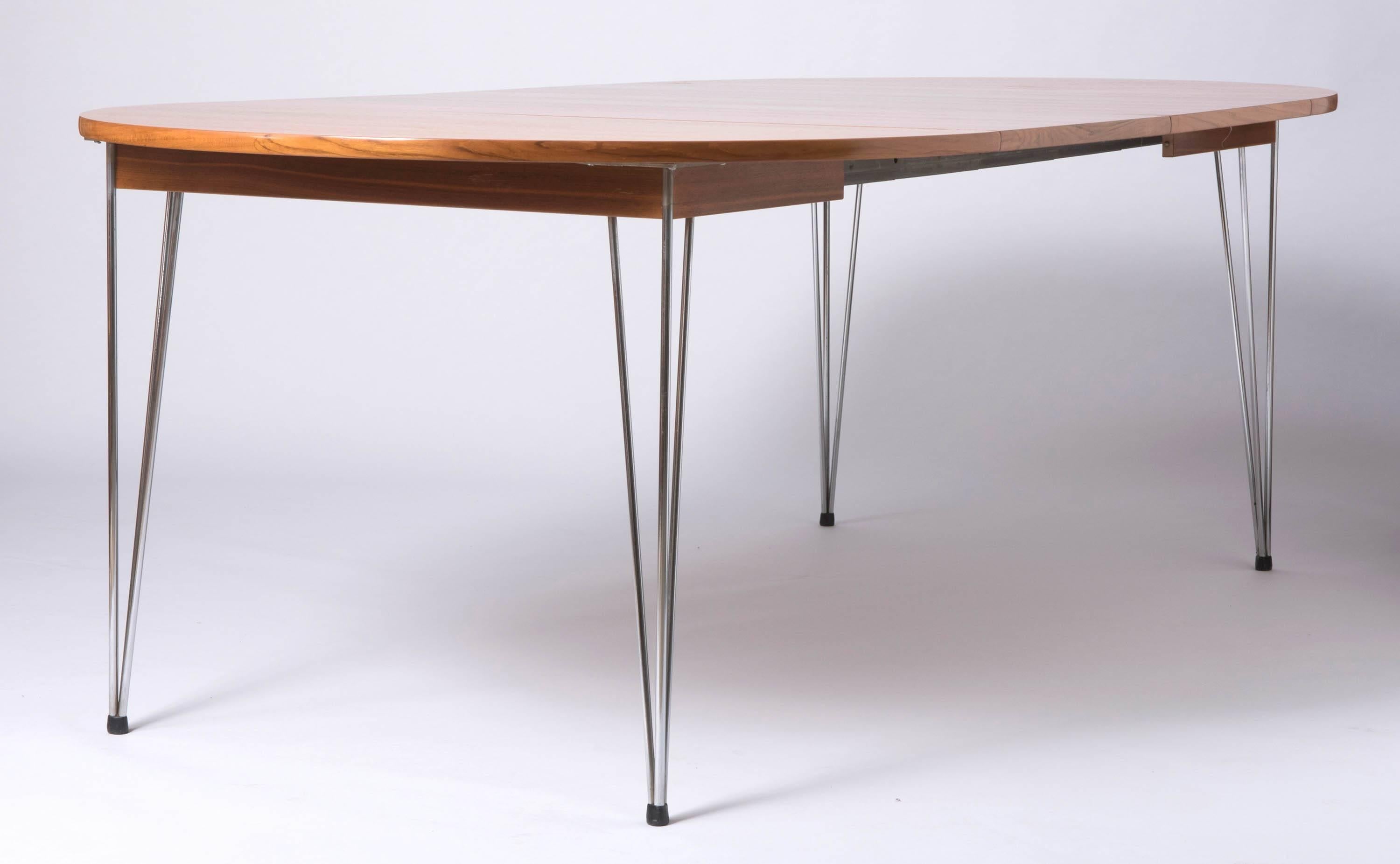 Hans Brattrud Teak wood extending dining table, Norway circa 1950 For Sale 2