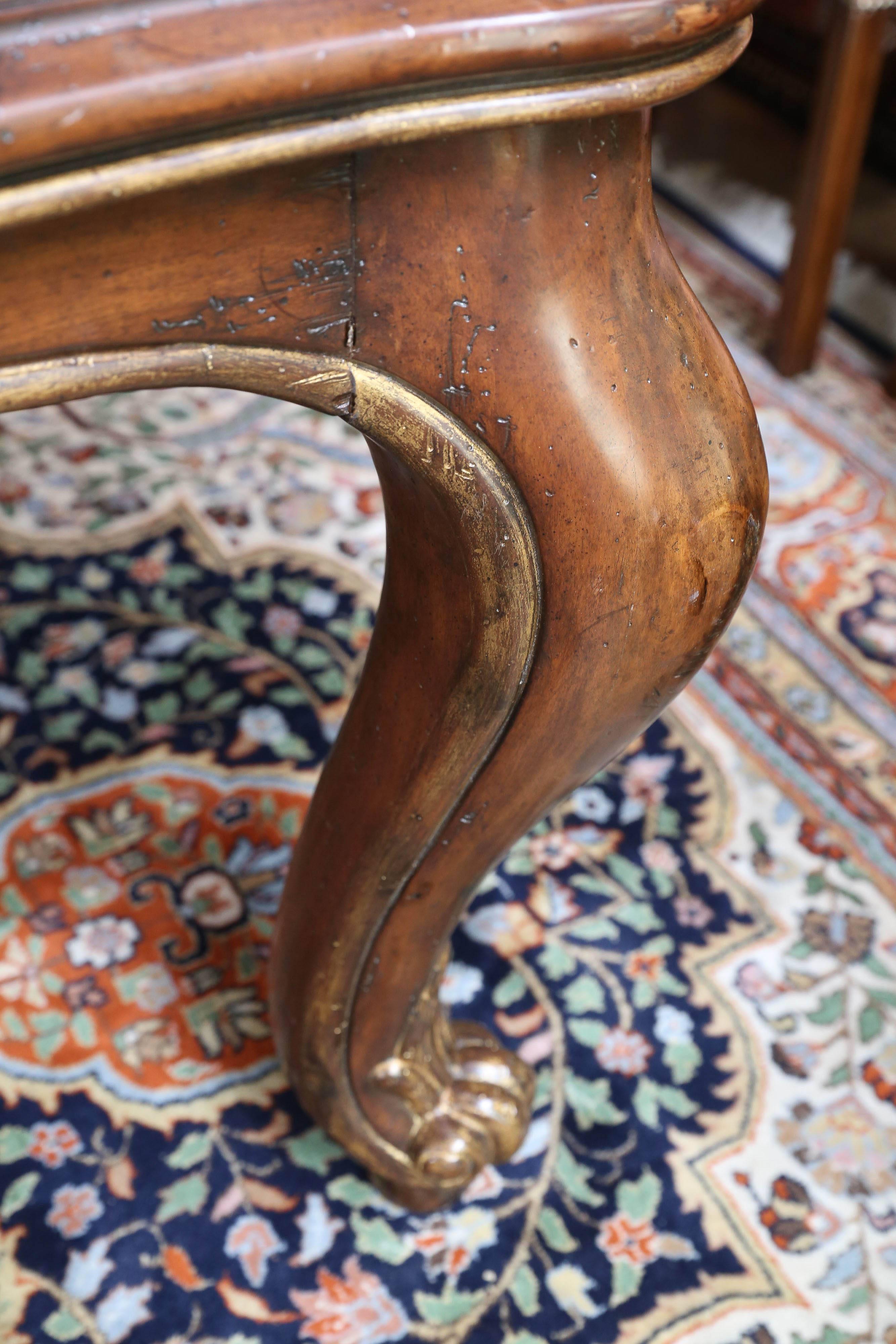 Contemporary Louis XV Style Dining Table with Large Curved Leg and Shaped Top, Walnut Finish
