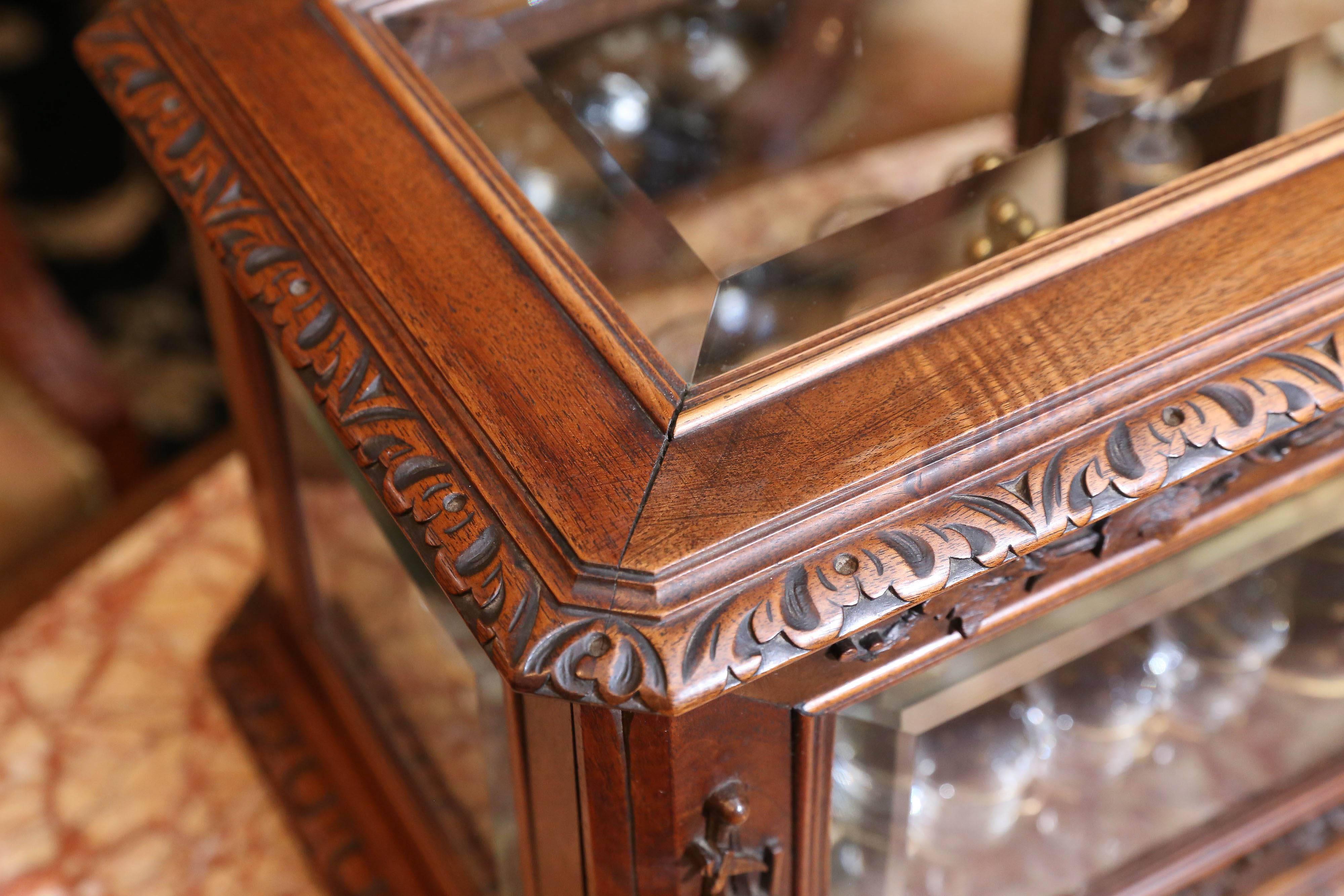 French Black Forest Walnut and Beveled Glass Tantalus Set In Good Condition In Houston, TX