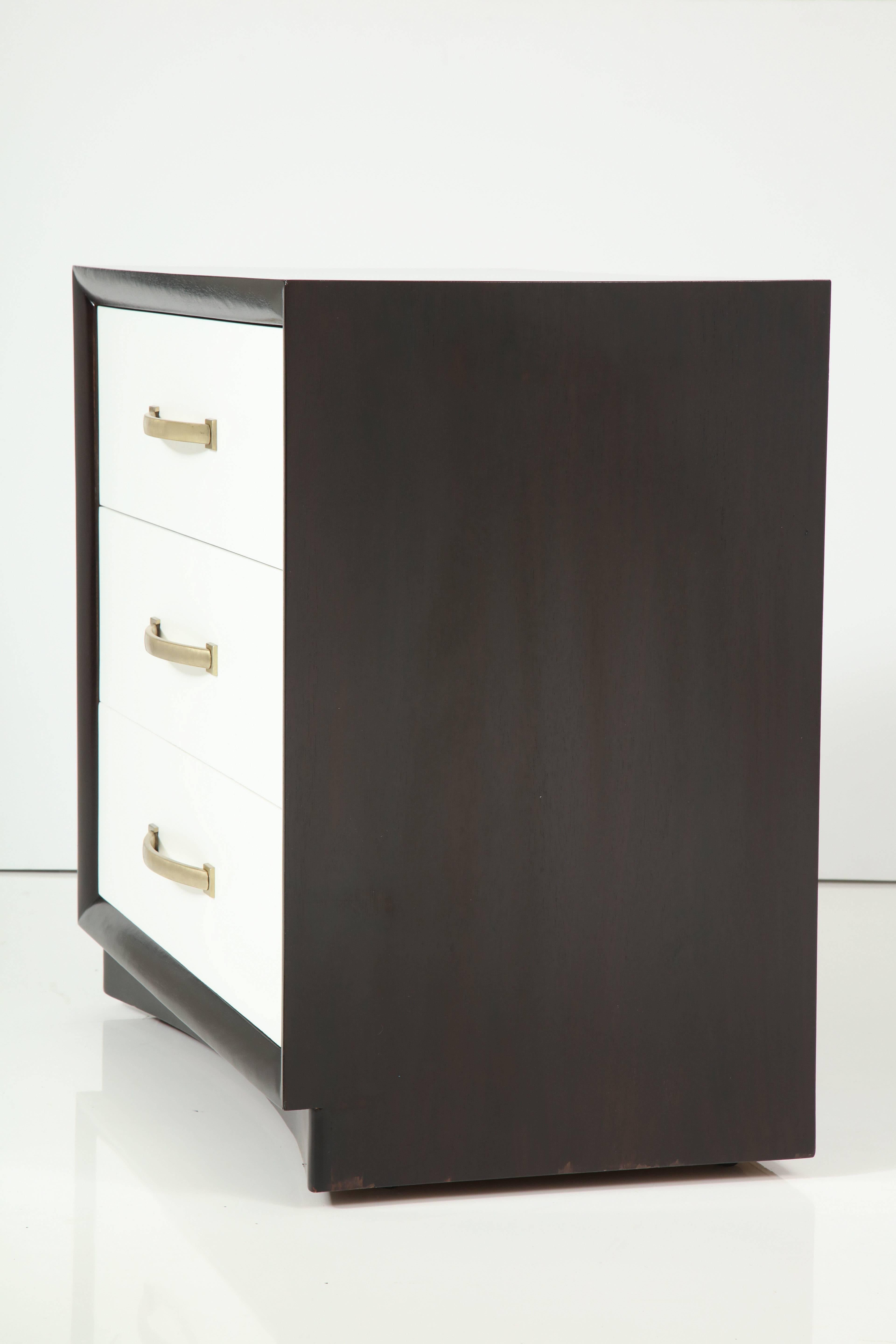 Pair of Robsjohn-Gibbings Chest of Drawers In Excellent Condition In New York, NY