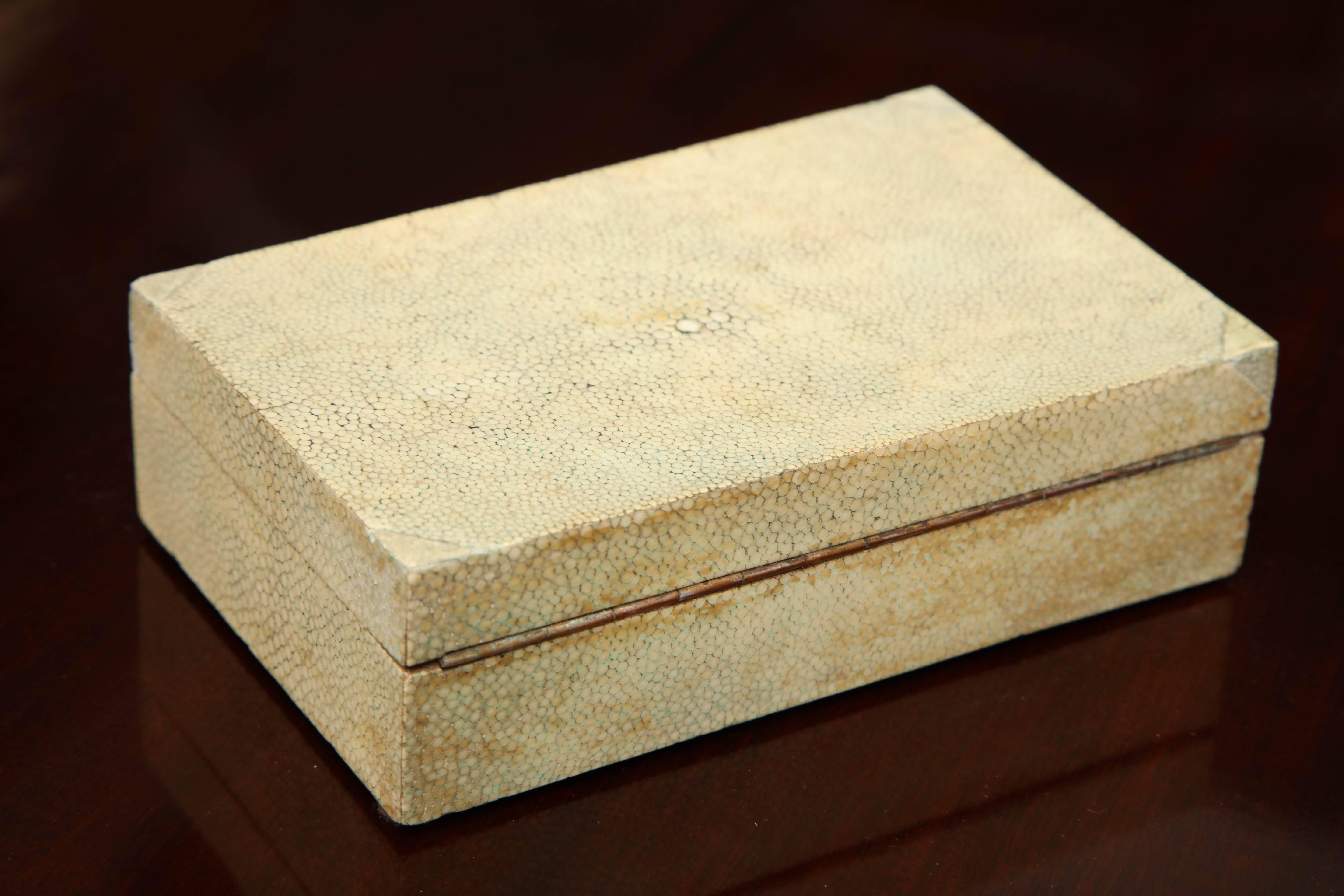 1930s English Shagreen Box In Good Condition In New York, NY