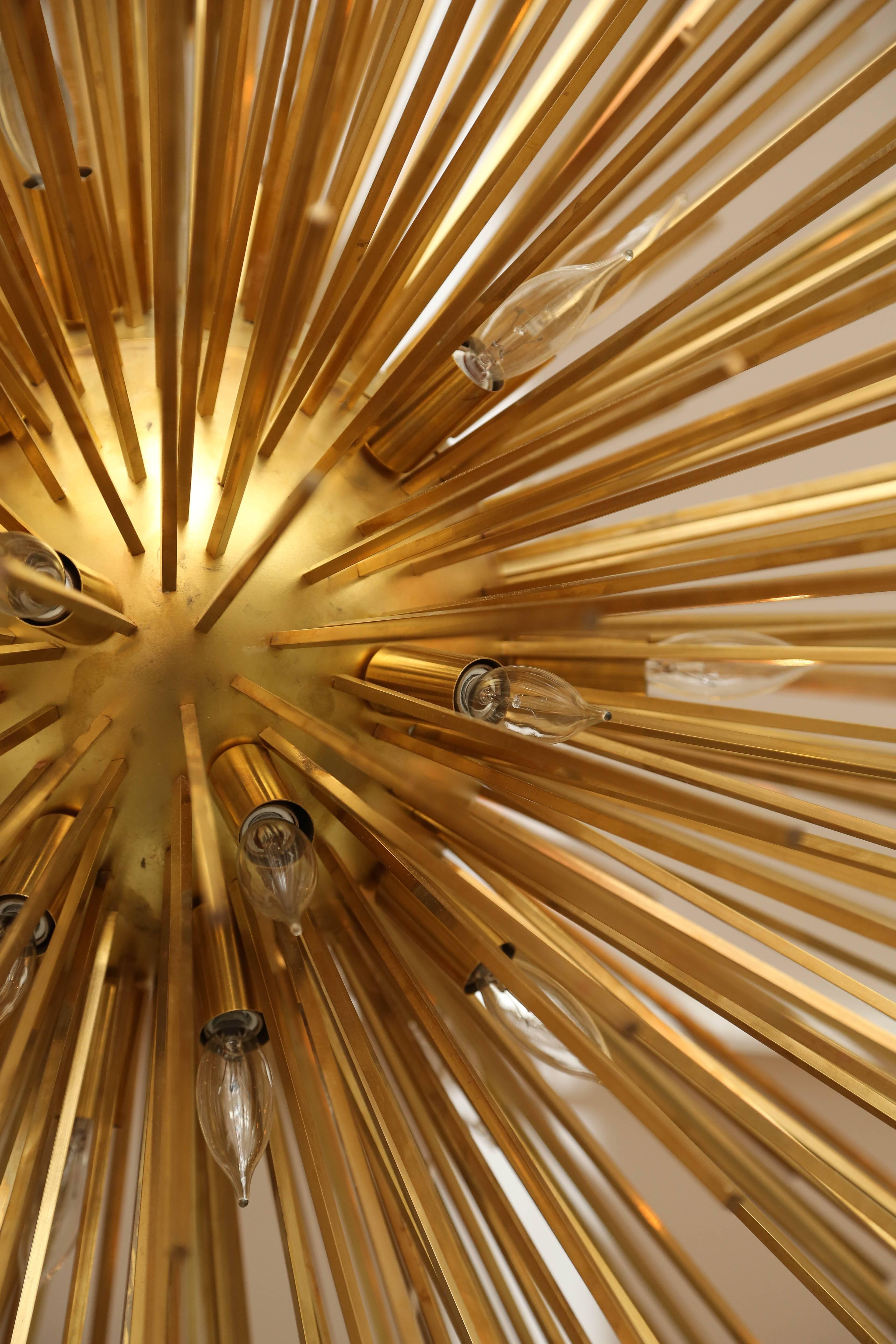 Monumental Brass Sputnik Pendant Light Chandelier In Good Condition In West Palm Beach, FL