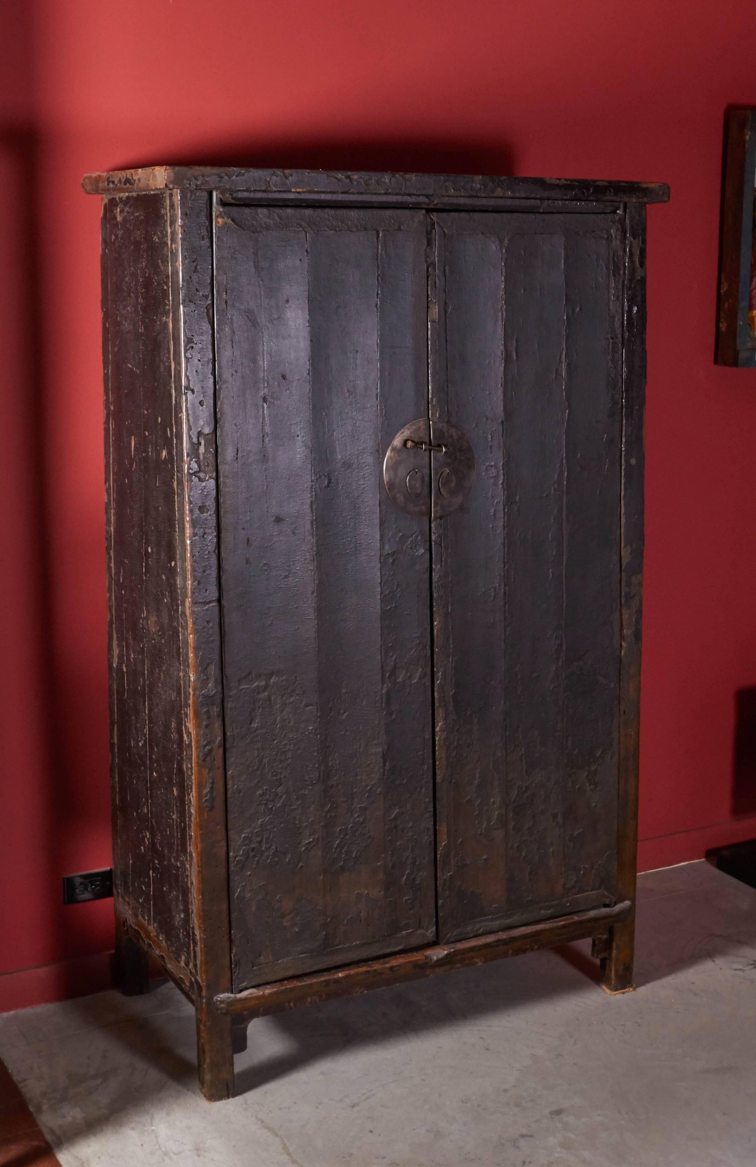 Fabulous Early 19th Century Cabinet with Original Thick Lacquer 5