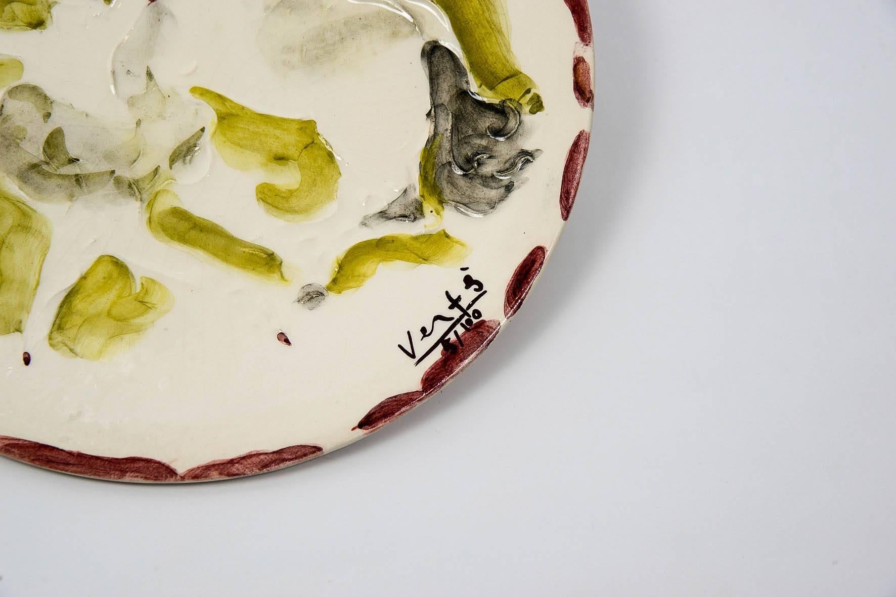 Magnifique plat en céramique de Marcel Vertes, Vallauris Tapis Vert Manufacture, circa 1950, signé,
en parfait état.