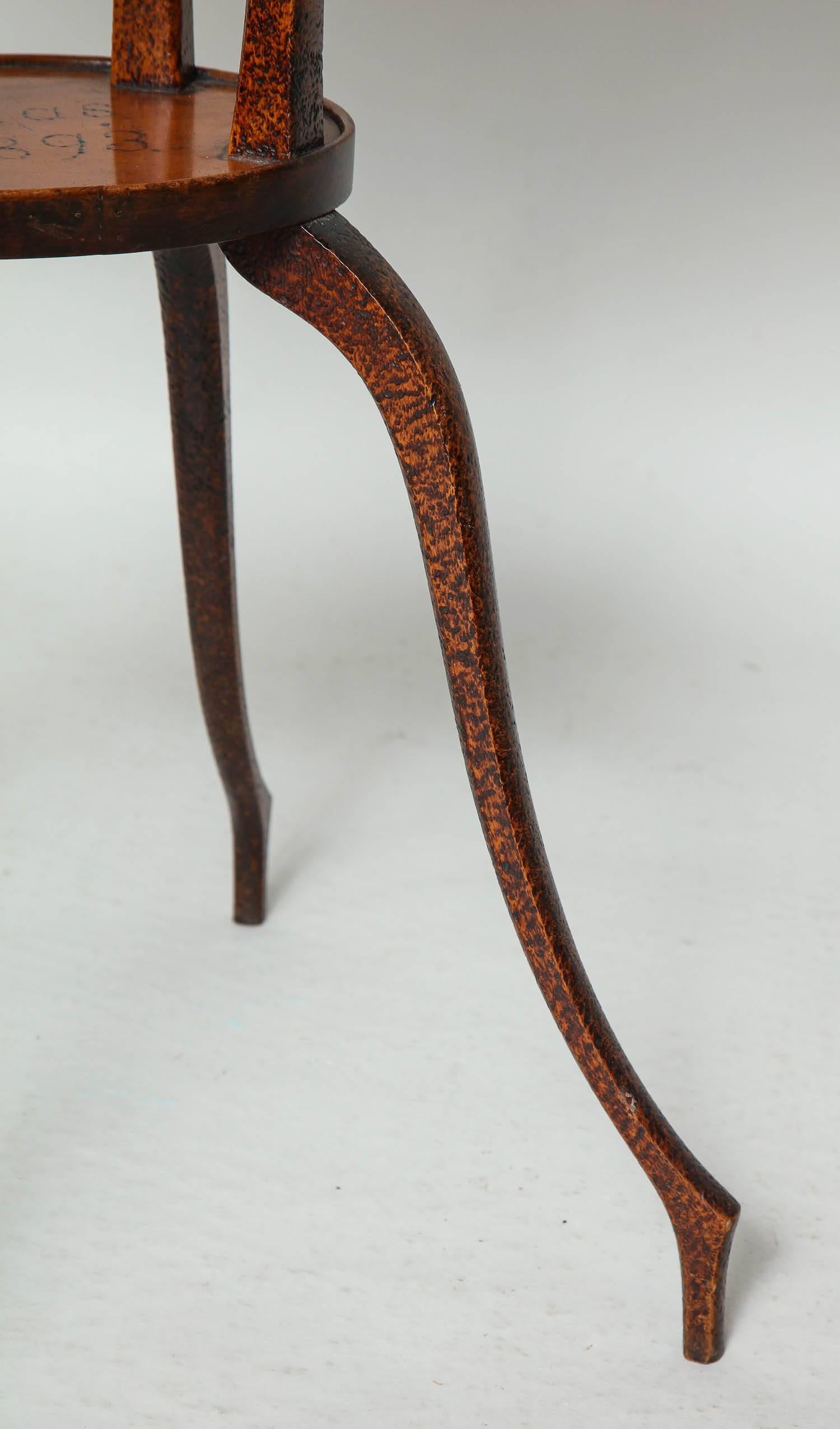 Graceful Table with Pyrographic Decoration In Excellent Condition For Sale In Greenwich, CT