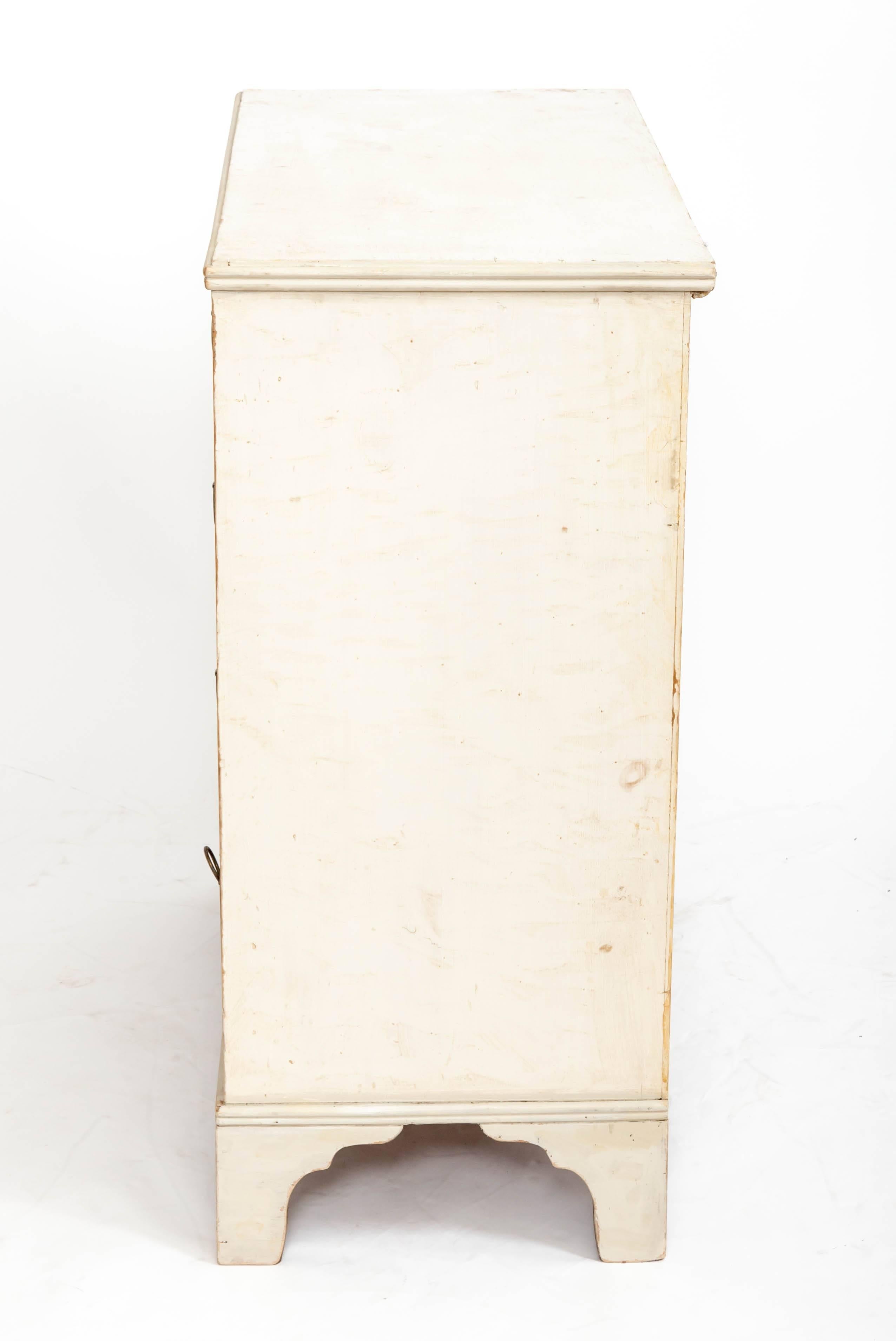 Early 19th Century Chest in Original Paint, England, circa, 1840 For Sale 2