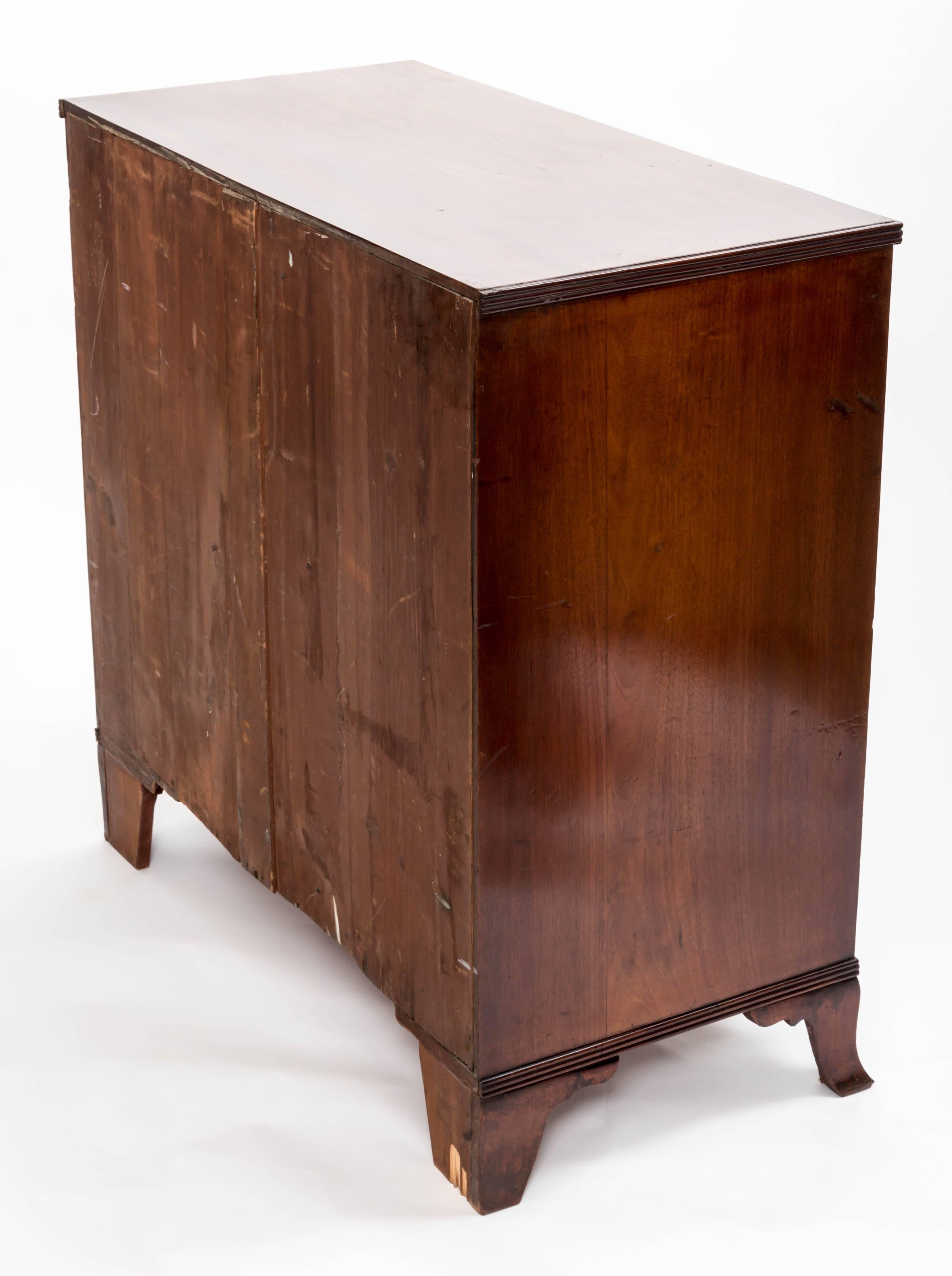 Early 19th Century Mahogany Chest, England, circa 1820 2