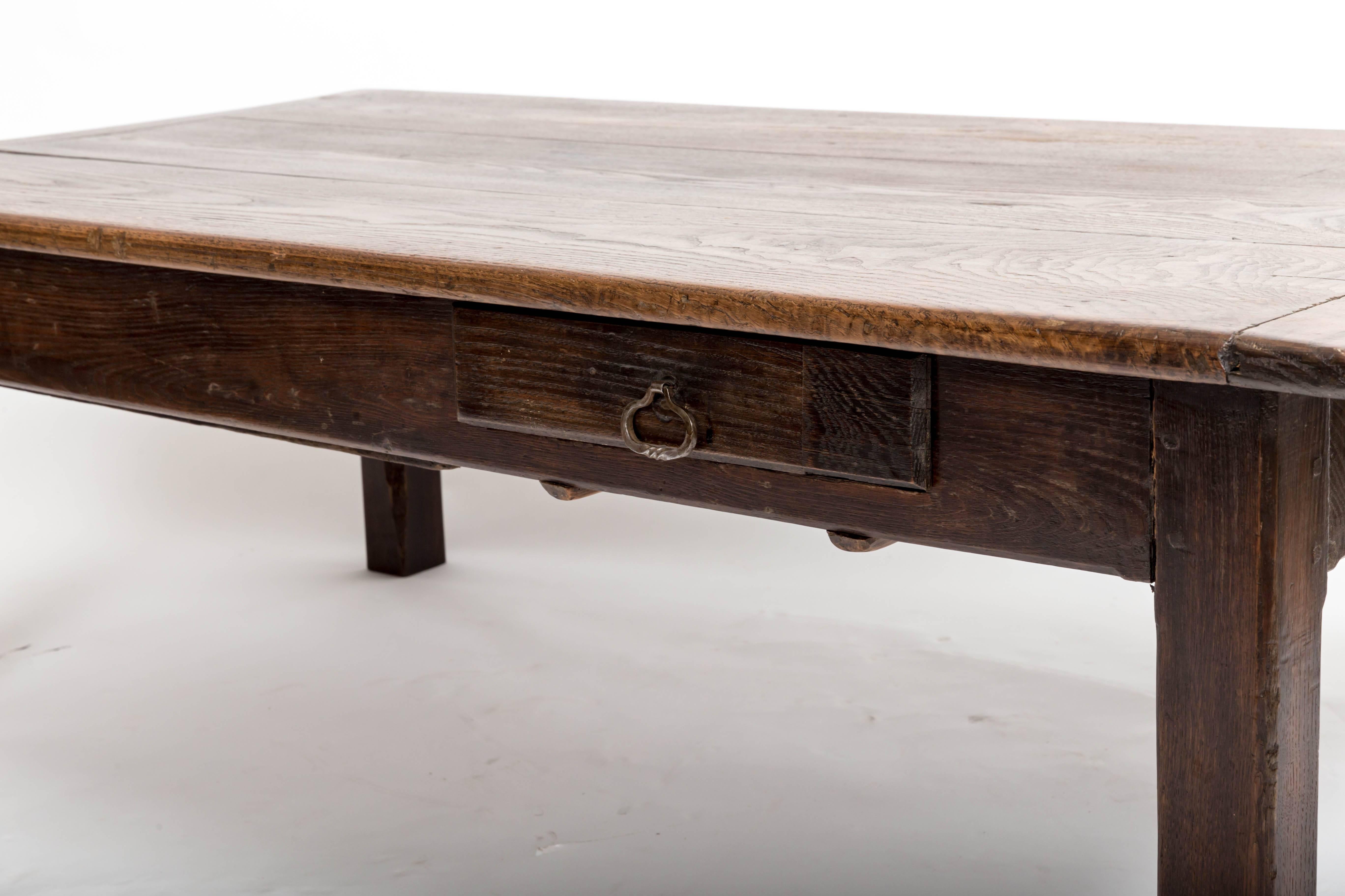 French Early 19th Century Chestnut Coffee Table, France, circa 1840 For Sale