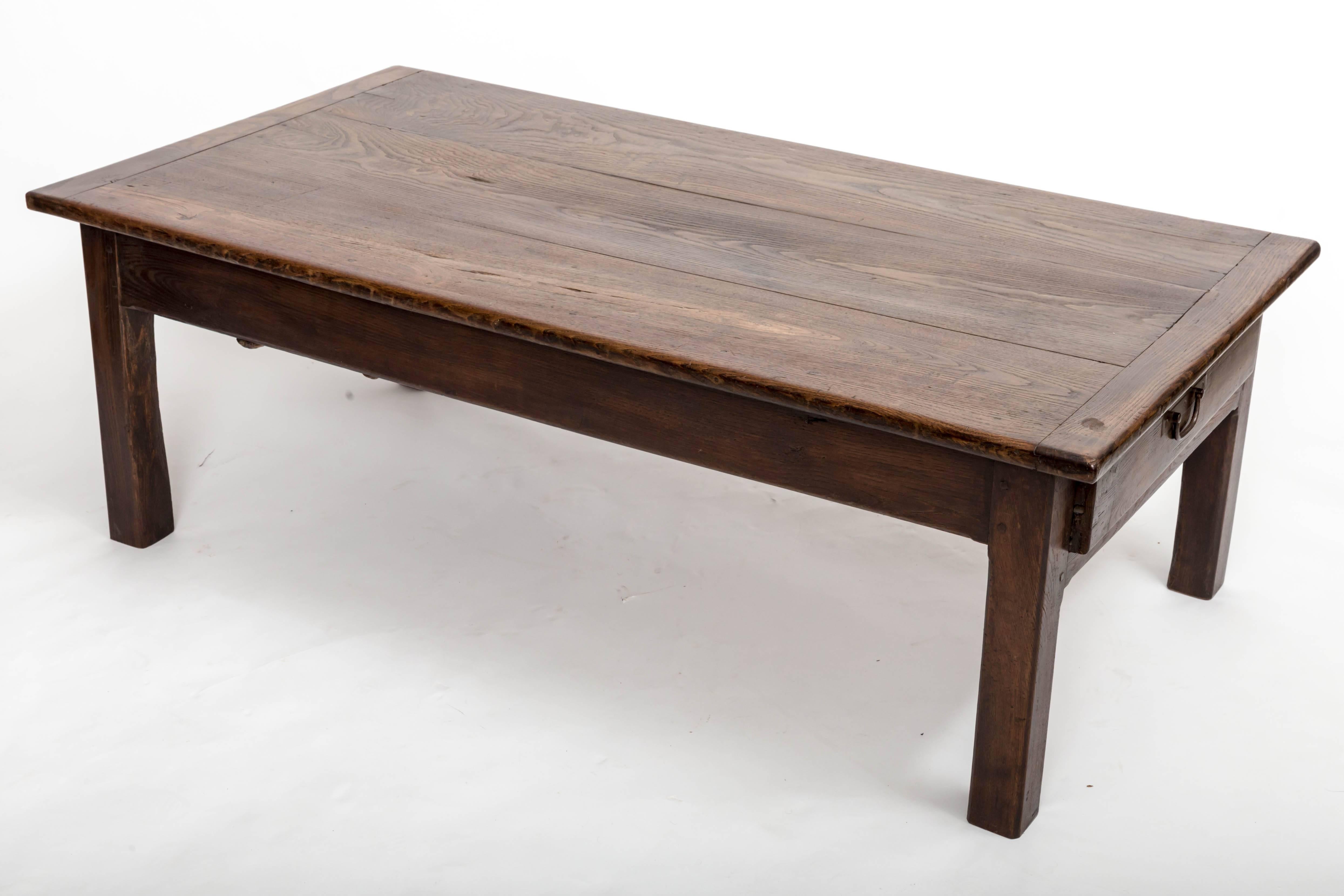 Early 19th Century Chestnut Coffee Table, France, circa 1840 For Sale 5
