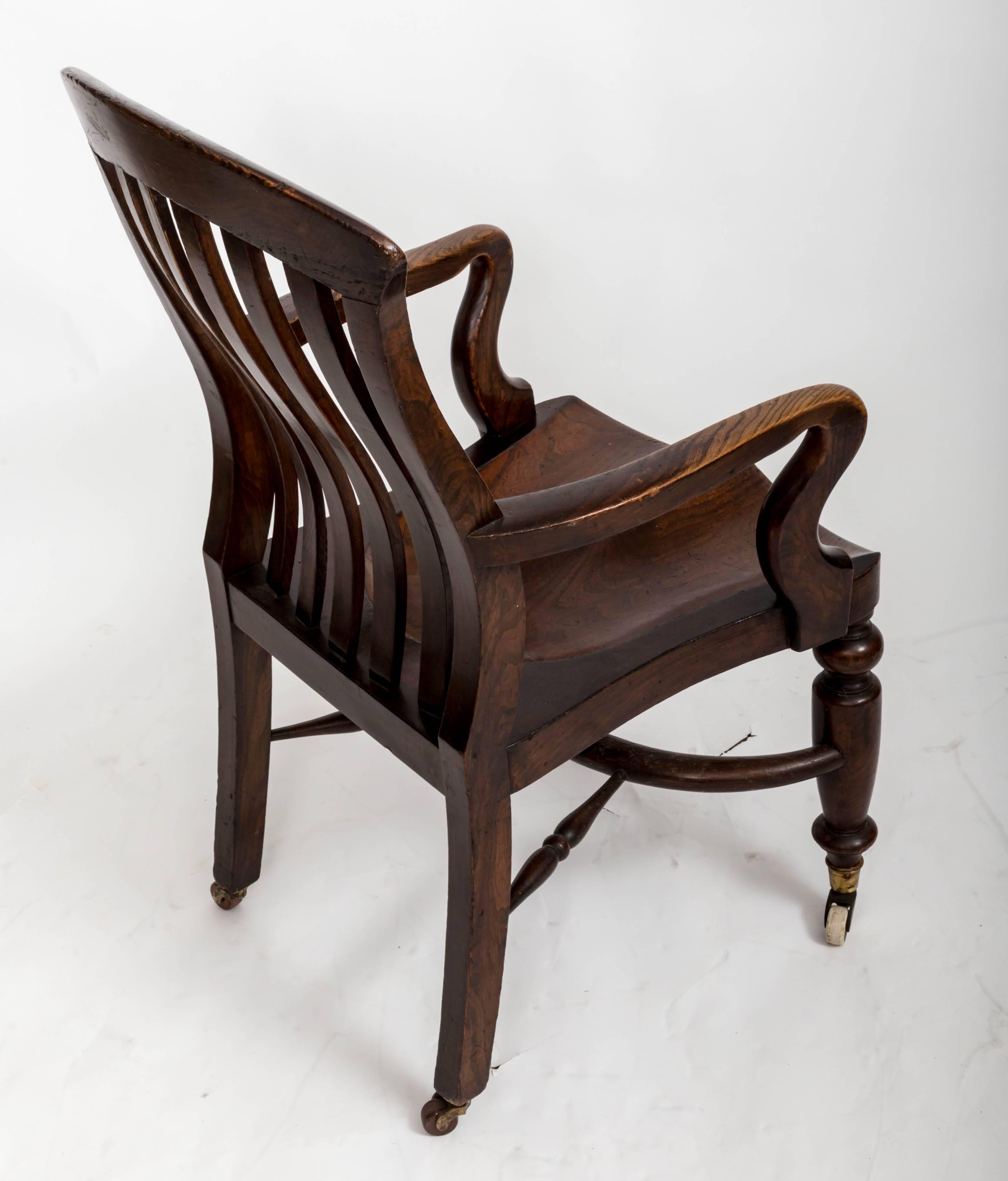 19th Century Elm Desk Chair England, circa 1850 In Good Condition In East Hampton, NY