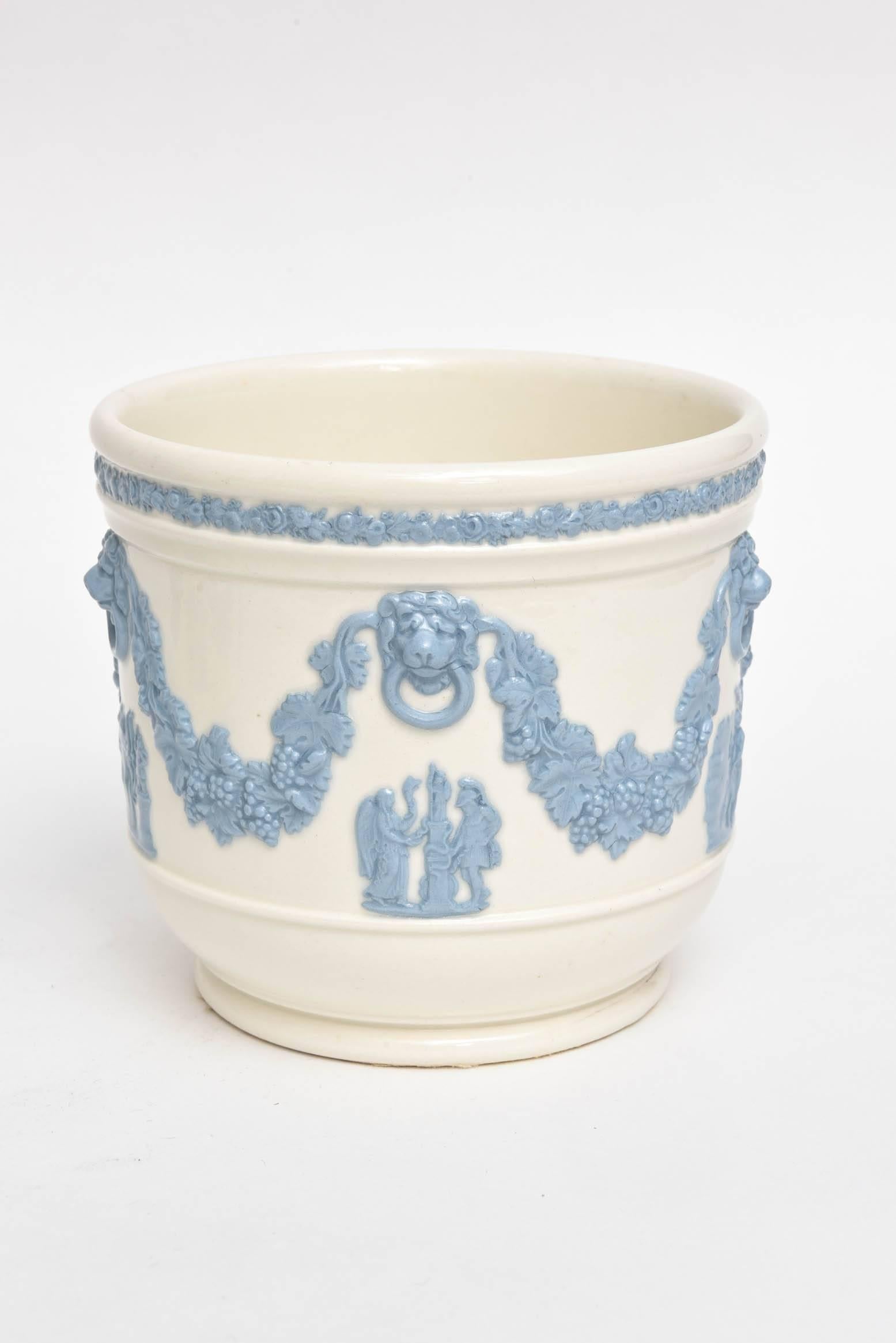 Neoclassical Pair of Wedgwood Blue White Cache Pots, Lion's Head Handles Classical Scenes