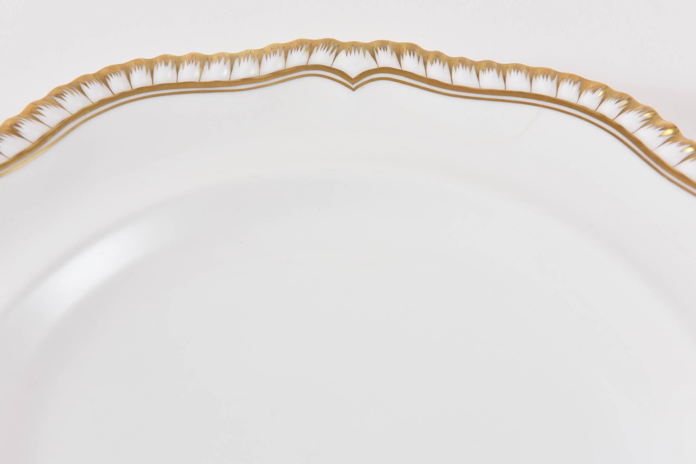 12 Elegant Antique Dinner Plates, Spode England, Gilt Scalloped Edge In Good Condition In West Palm Beach, FL