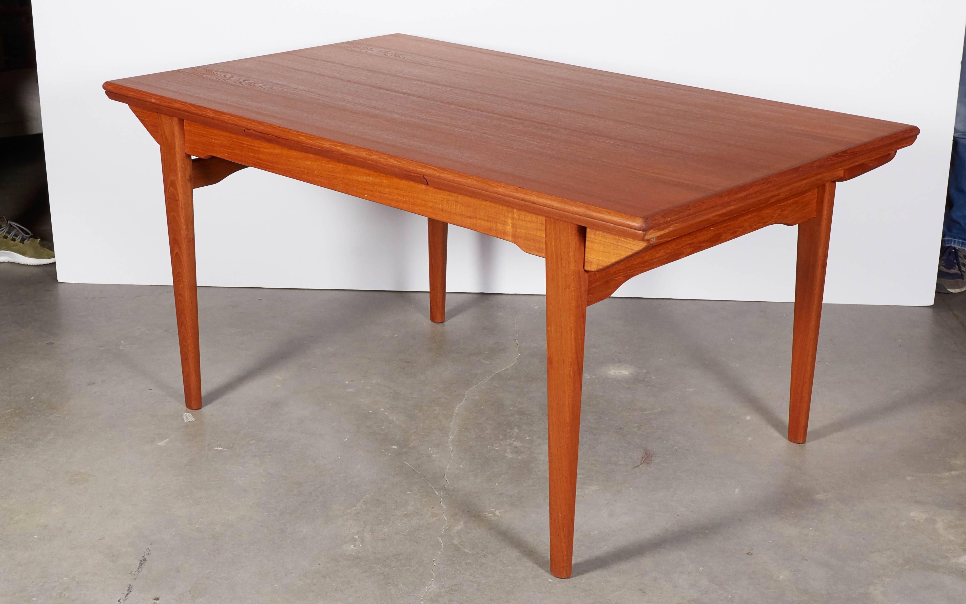 Oiled Mid-Century Teak Dining Table, Expandable