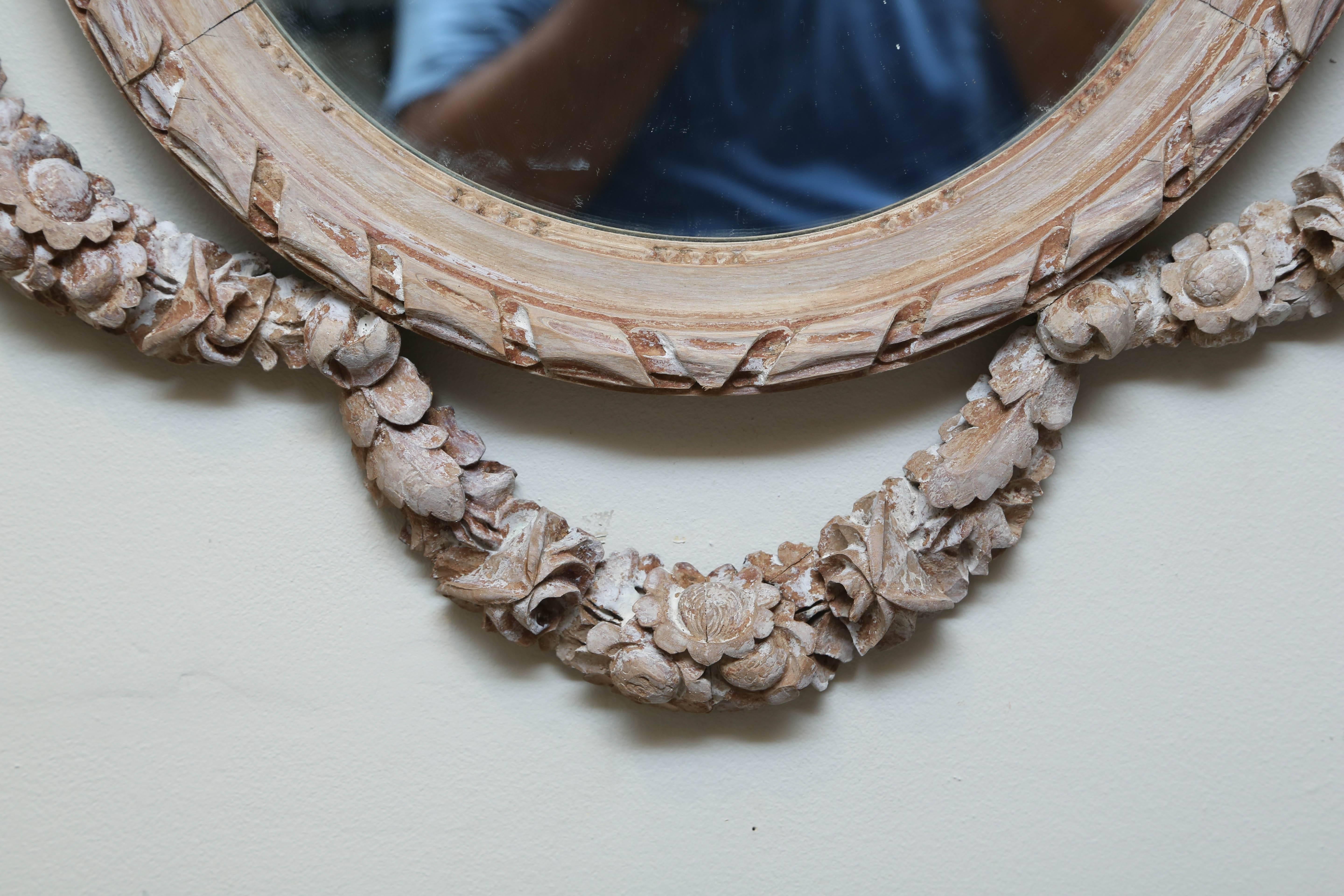 Hand-Carved Louis XV Oval Mirror In Excellent Condition In West Palm Beach, FL