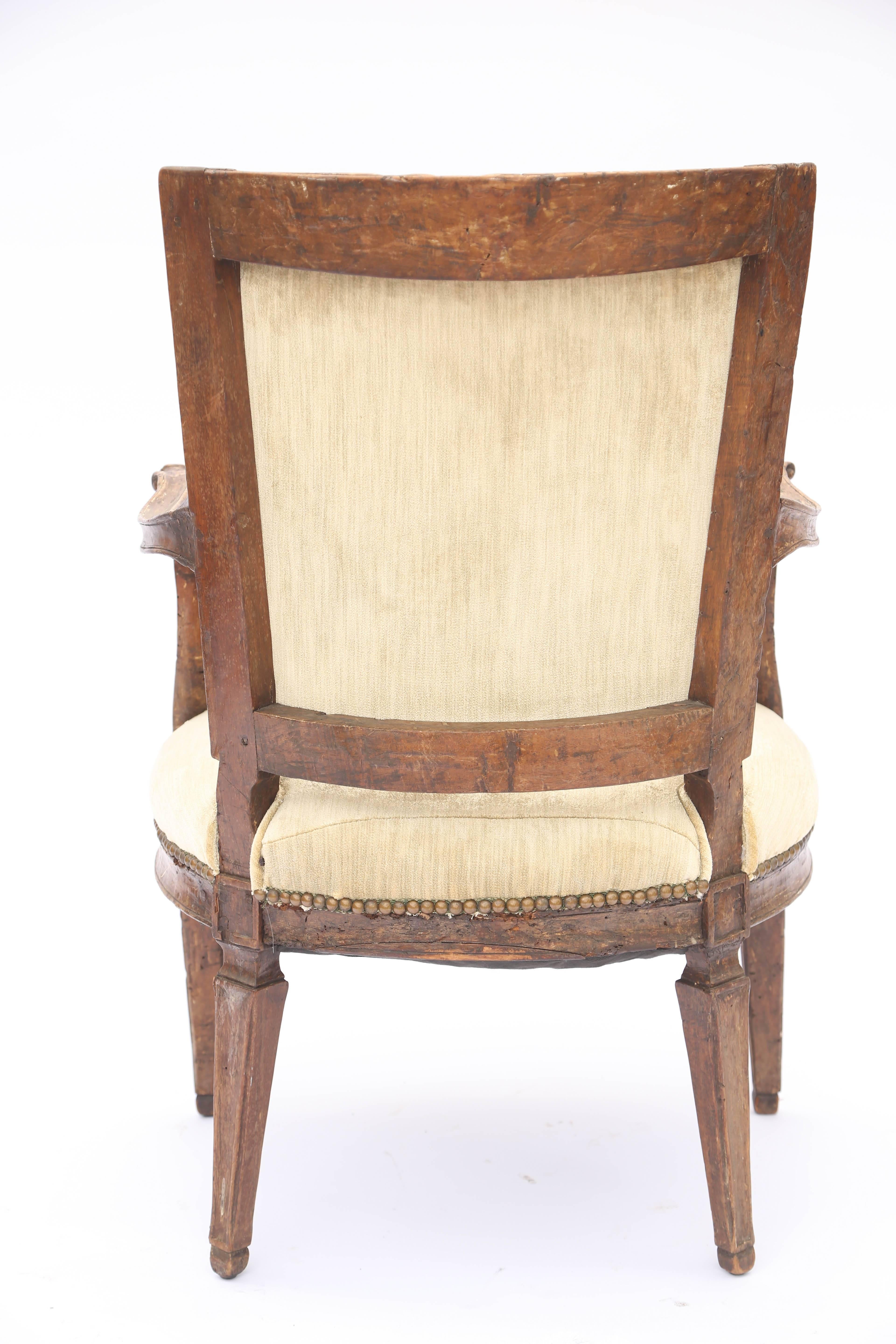 Paire de fauteuils italiens du XVIIIe siècle du XVIIIe siècle Bon état - En vente à West Palm Beach, FL