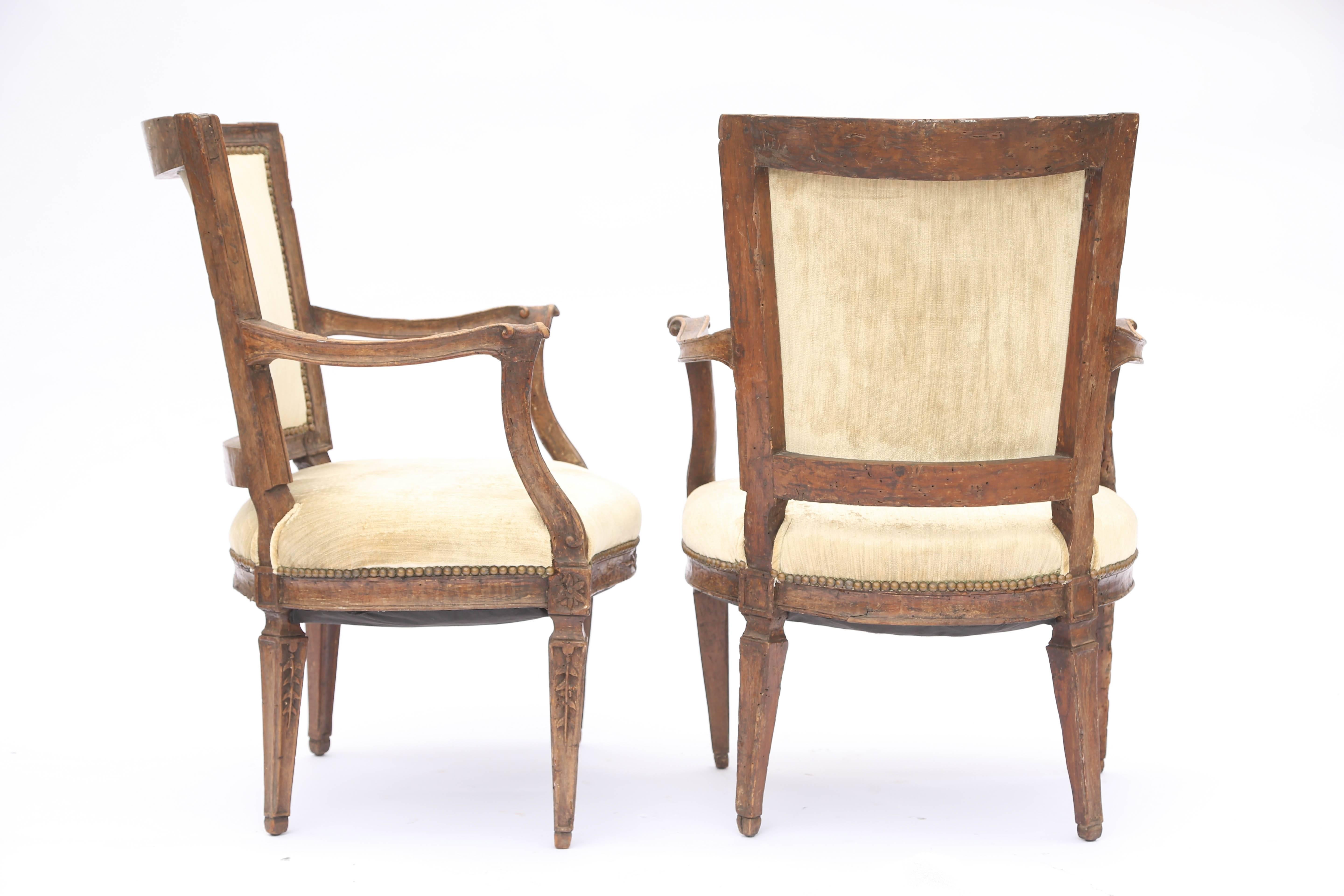 Pair of 18th Century Italian Armchairs For Sale 3