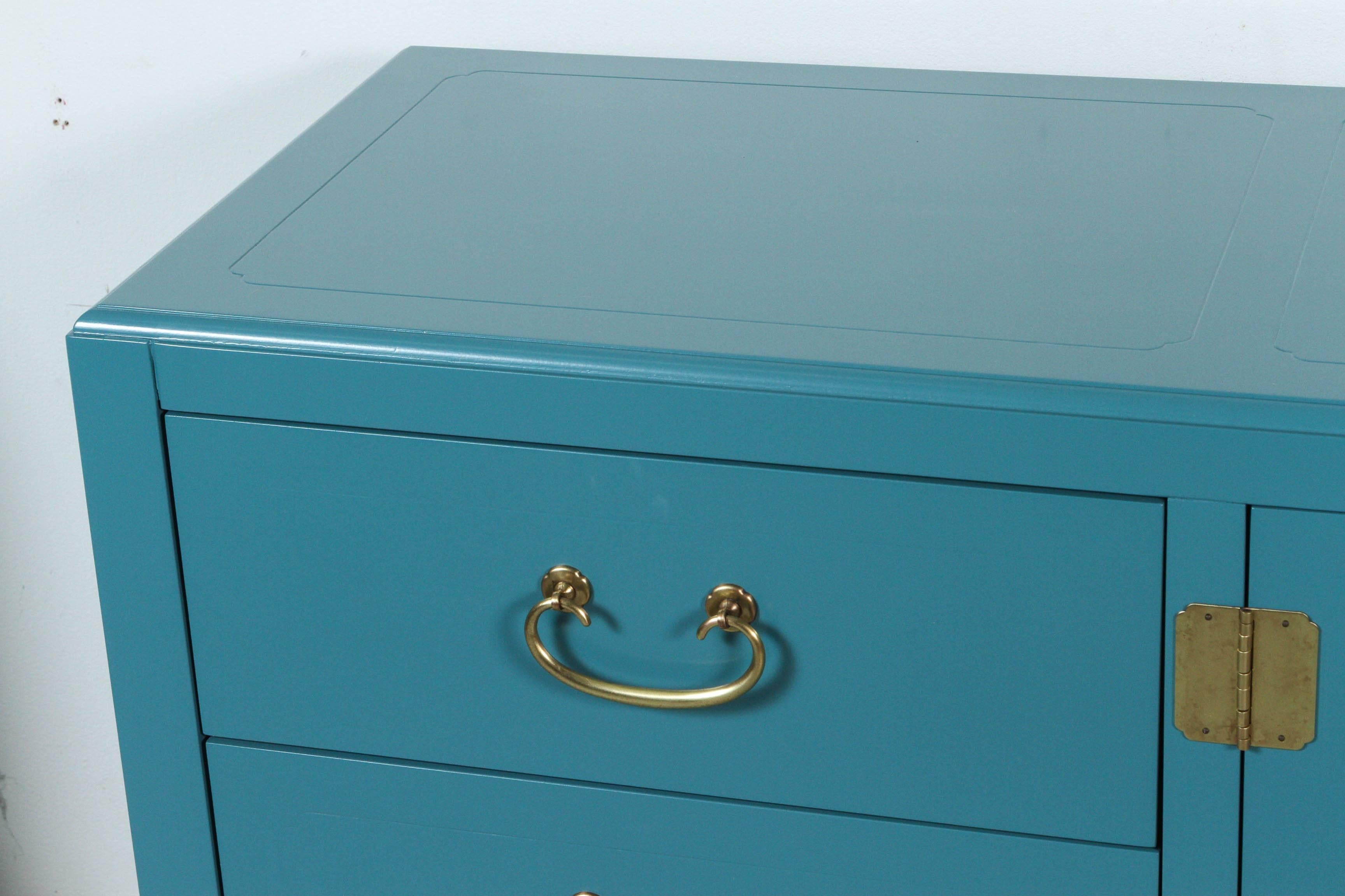 Vintage Hollywood Regency Newly Lacquered Dresser by American of Martinsville In Excellent Condition In santa monica, CA