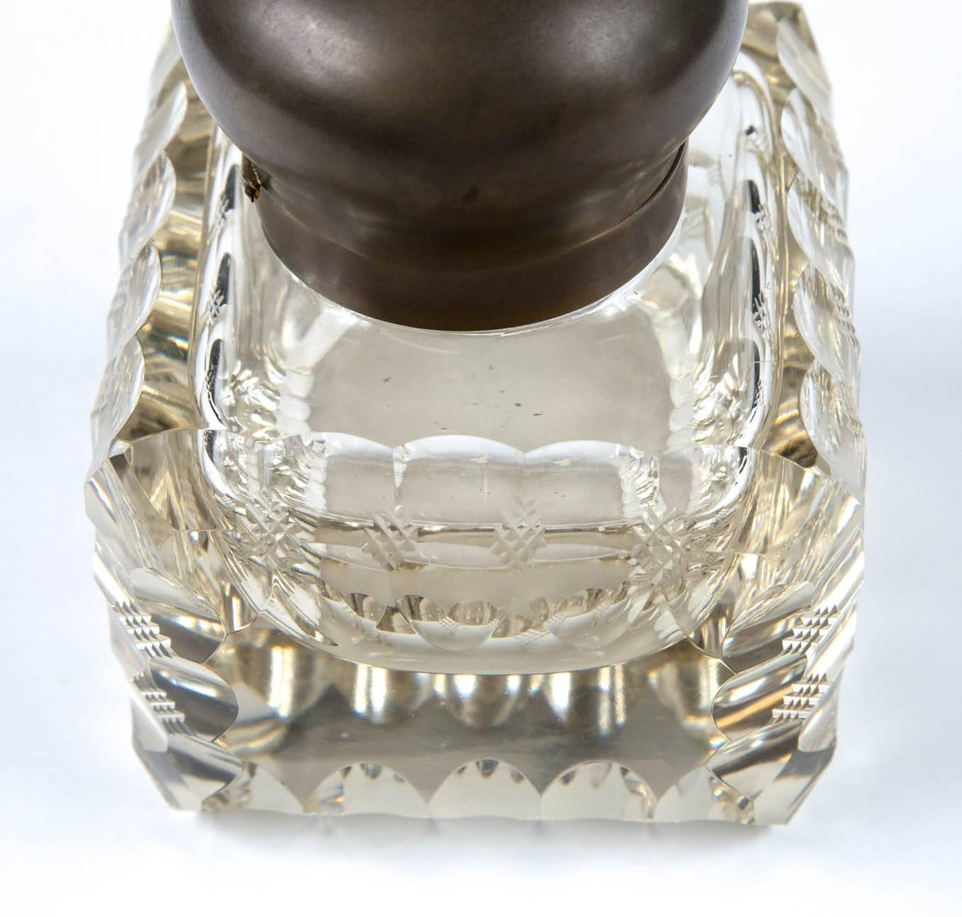 Antique 1890 Grand encrier américain en cristal taillé avec collier en métal/insert en verre 1