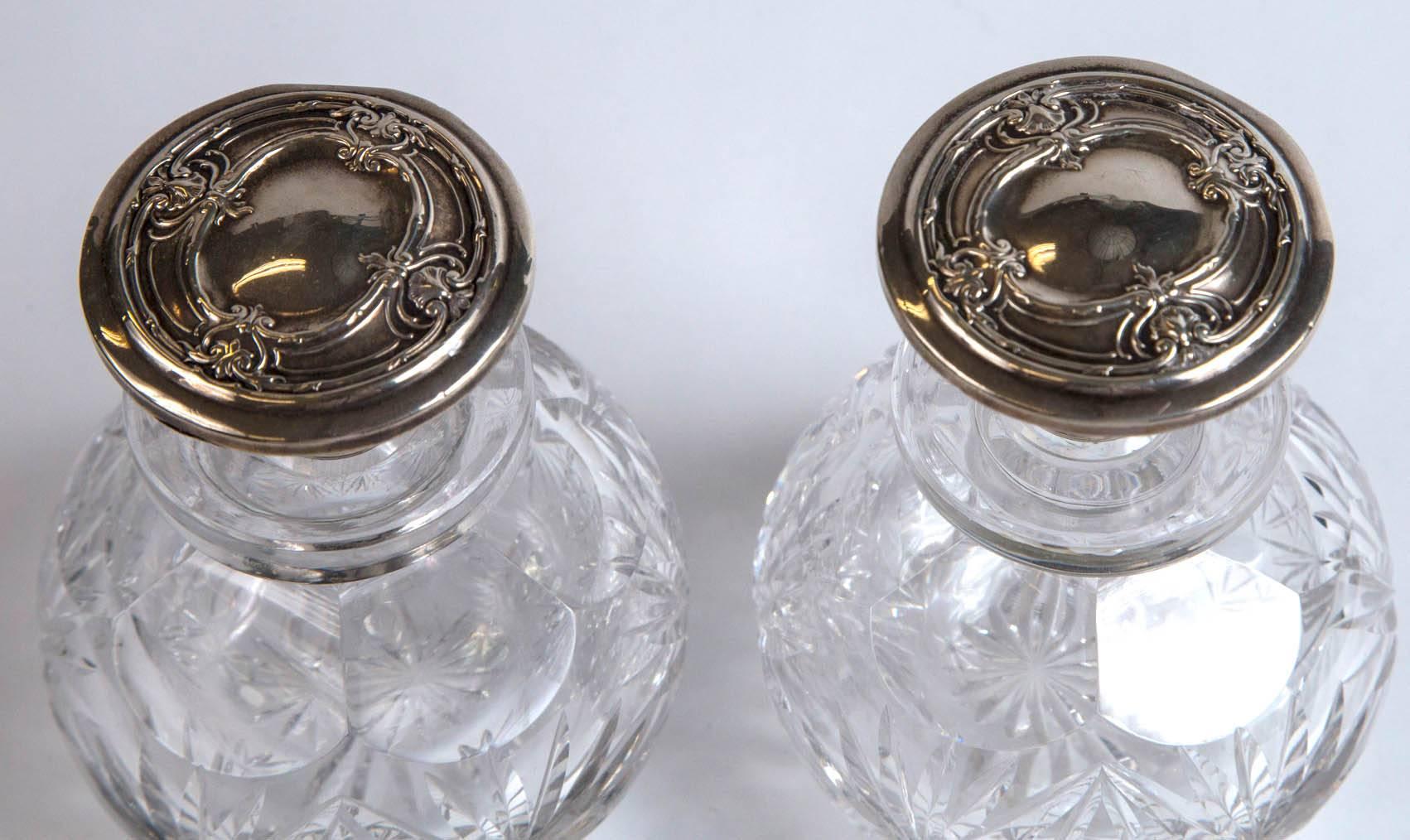 Pair of Antique American 1890 Sterling Silver Top Perfume Bottles Crystal Bottom In Excellent Condition In Stamford, CT