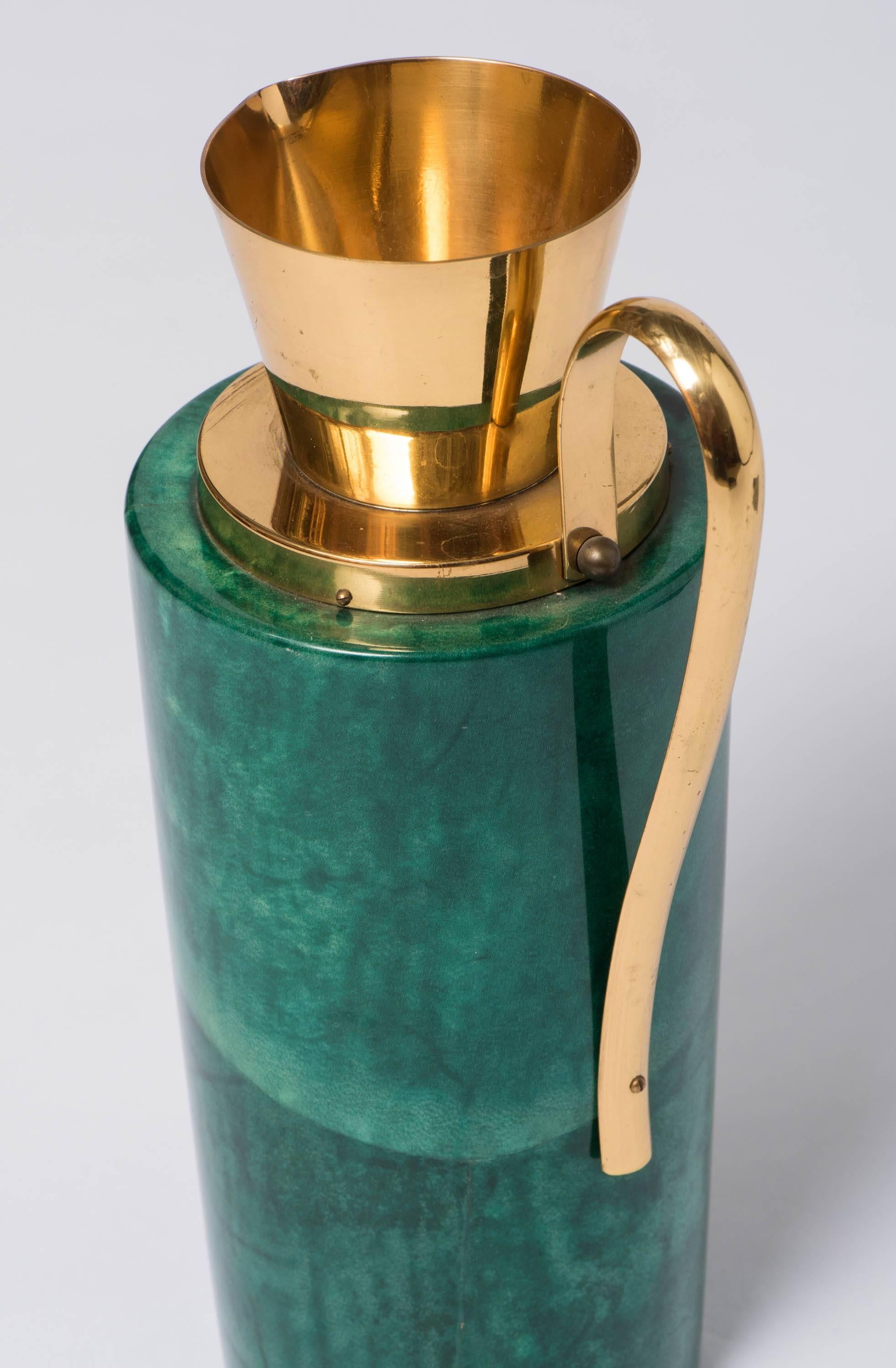 Aldo Tura green lacquered parchment carafe with brass mounts, Italy circa 1940 In Excellent Condition For Sale In Macclesfield, Cheshire