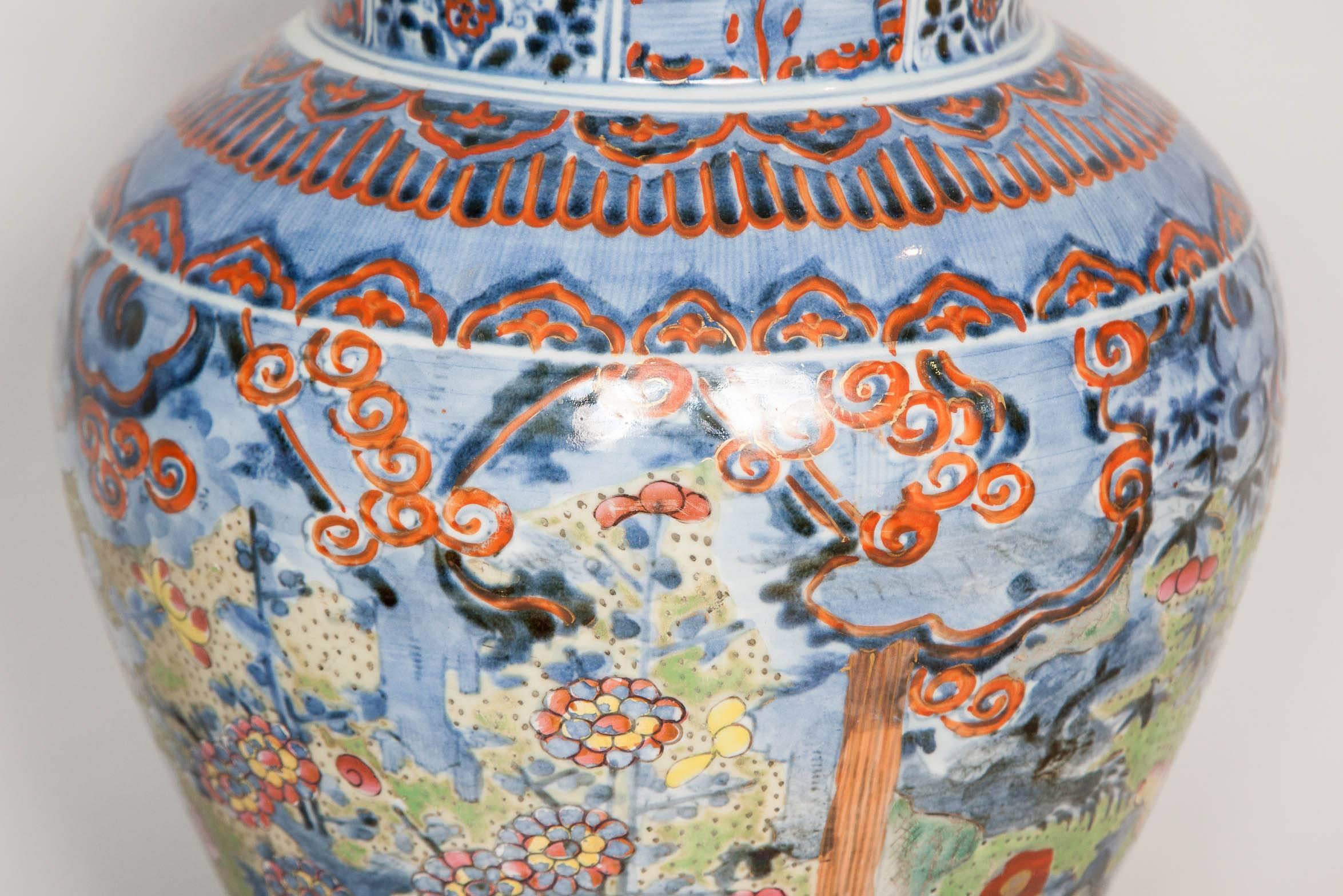 Early 18th Century Japanese Arita lamped Vase, circa 1680 For Sale 1