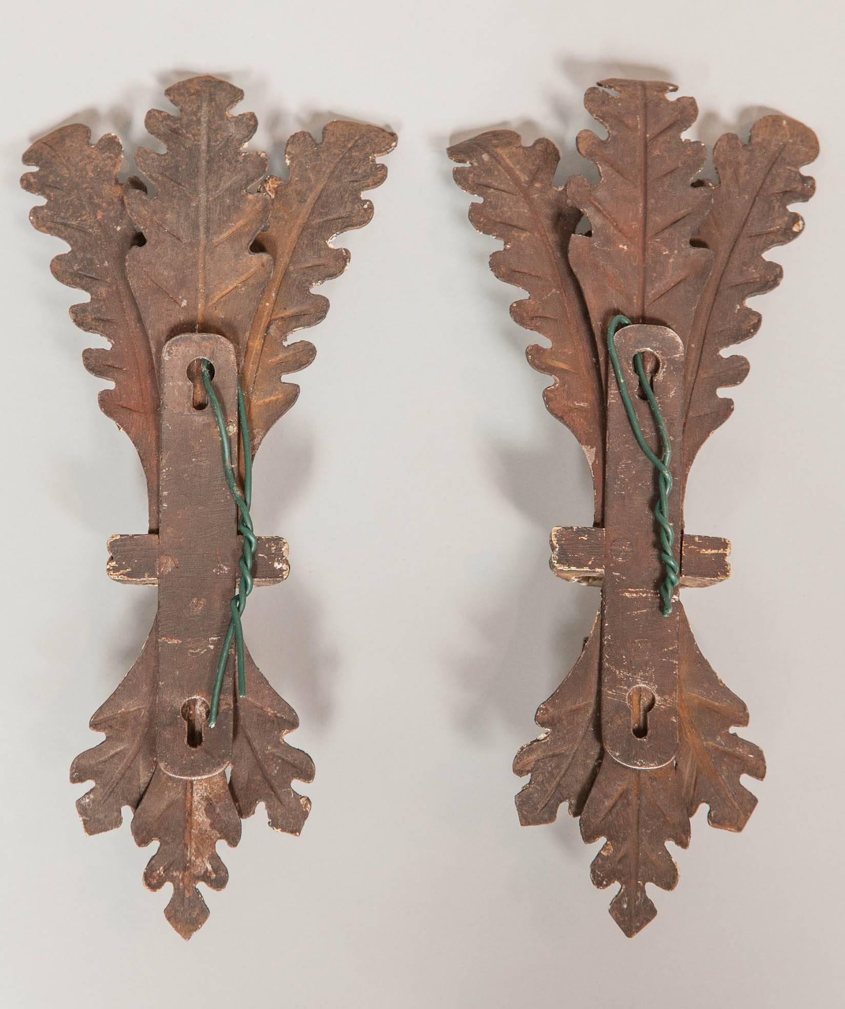 Pair of Italian Gilded Wrought Iron Wall Lights, Appliques, circa 1650 For Sale 4