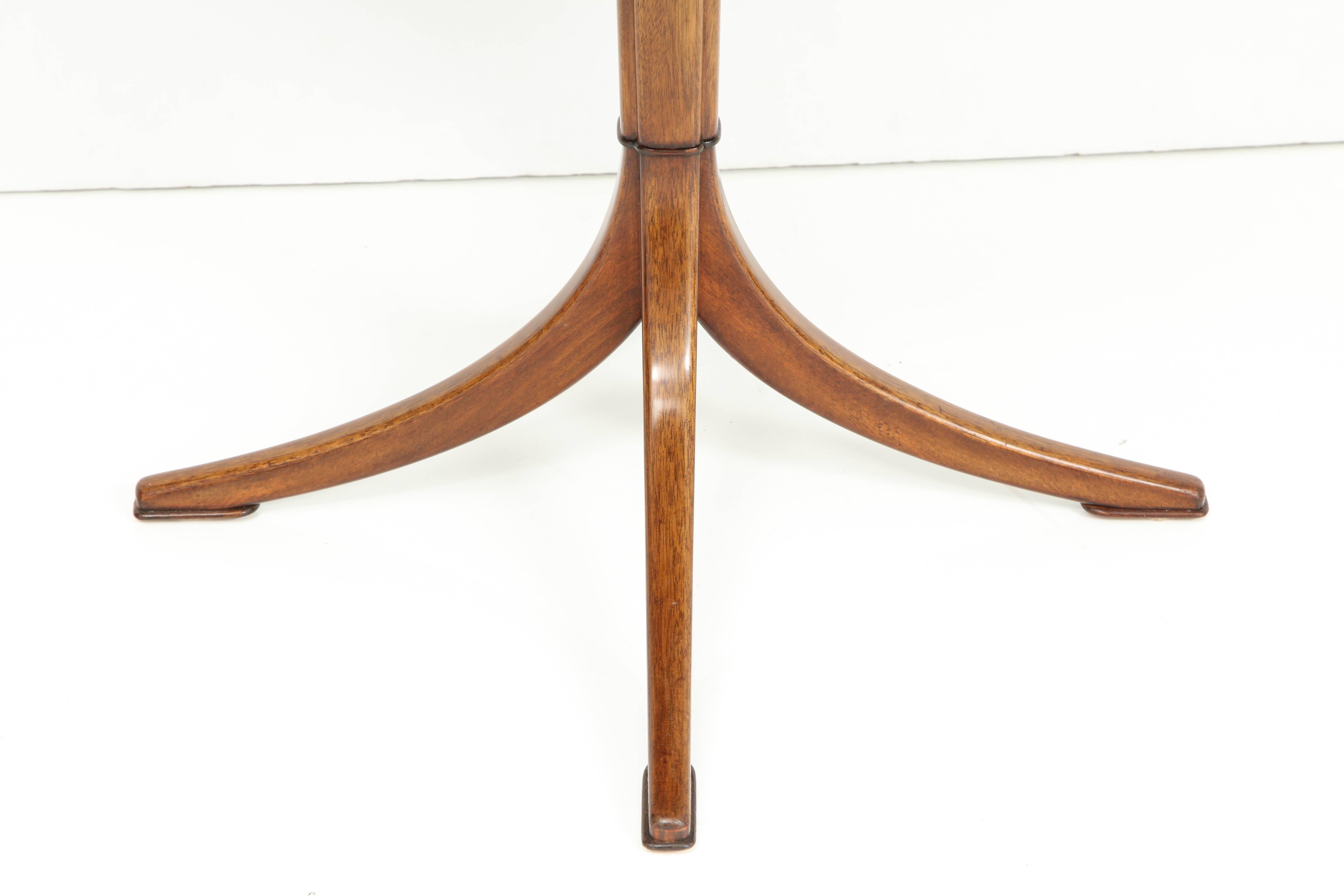 Scandinavia Modern Frits Henningsen Side Table, circa 1940s In Excellent Condition In New York, NY