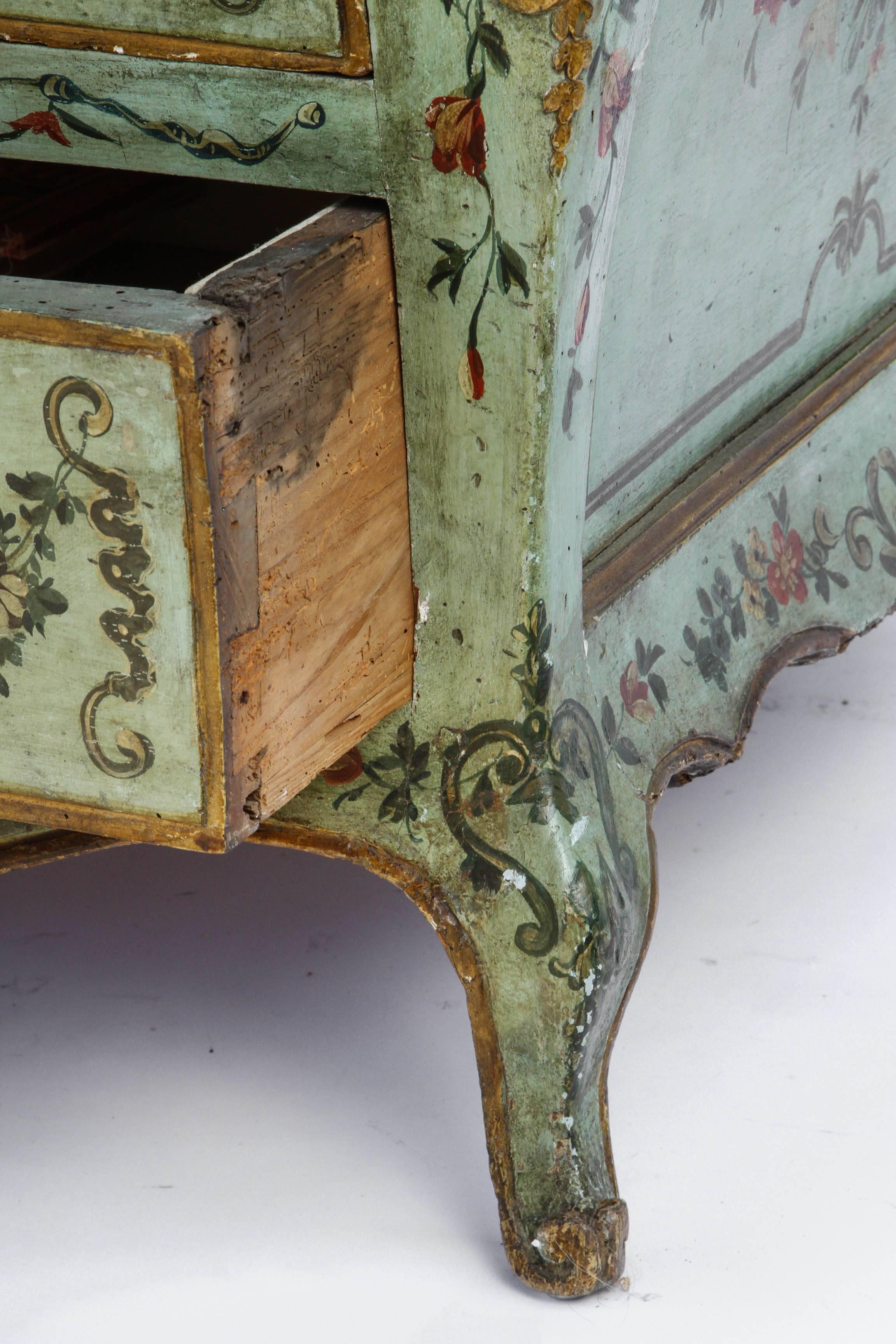 18th Century Venetian Painted Commode For Sale 1