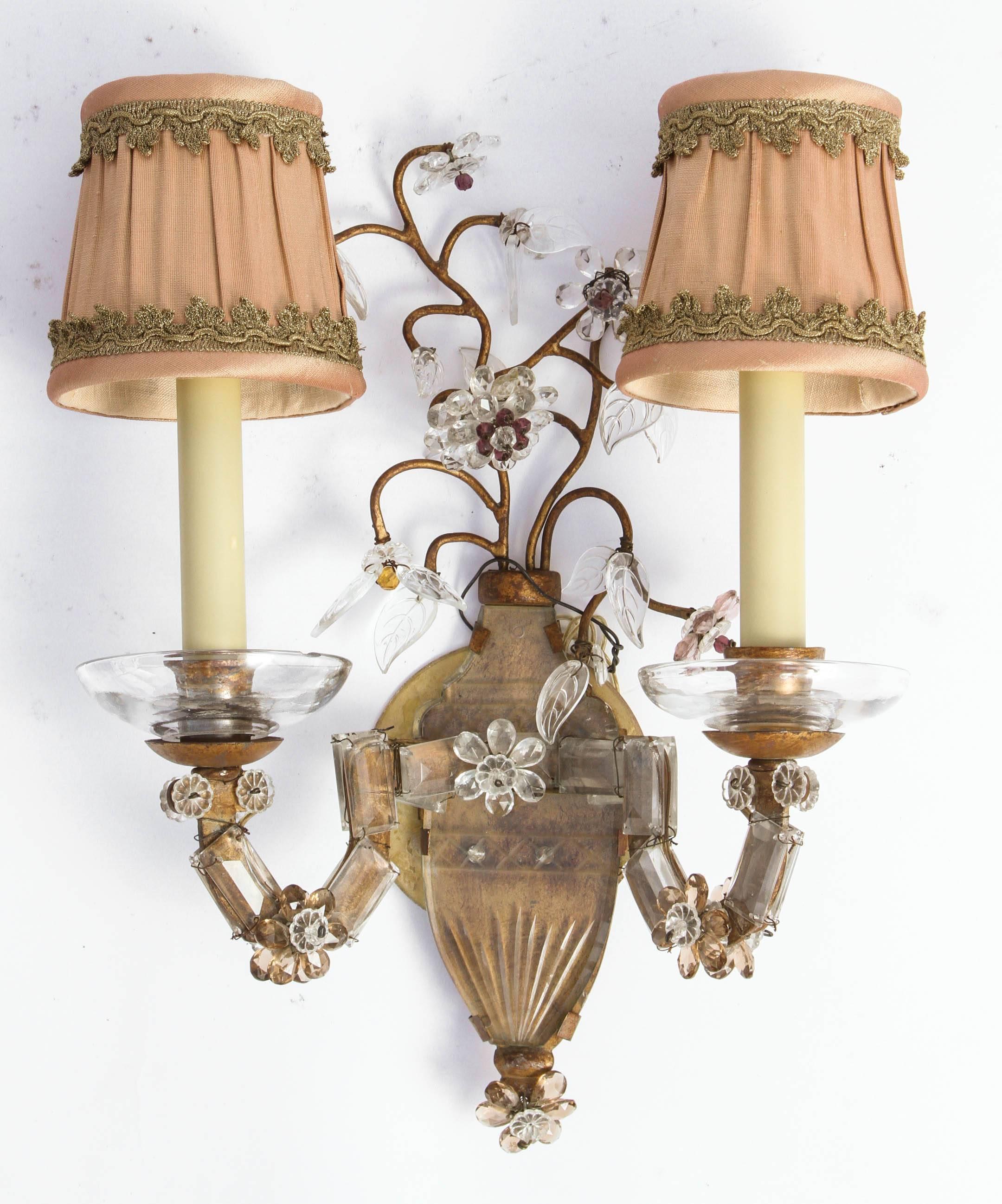 Pair of 1900-1920 flower and leaf motif French Bagues sconces with etched glass. These sconces have been newly wired. The price quoted is for one pair but there are two pair available.