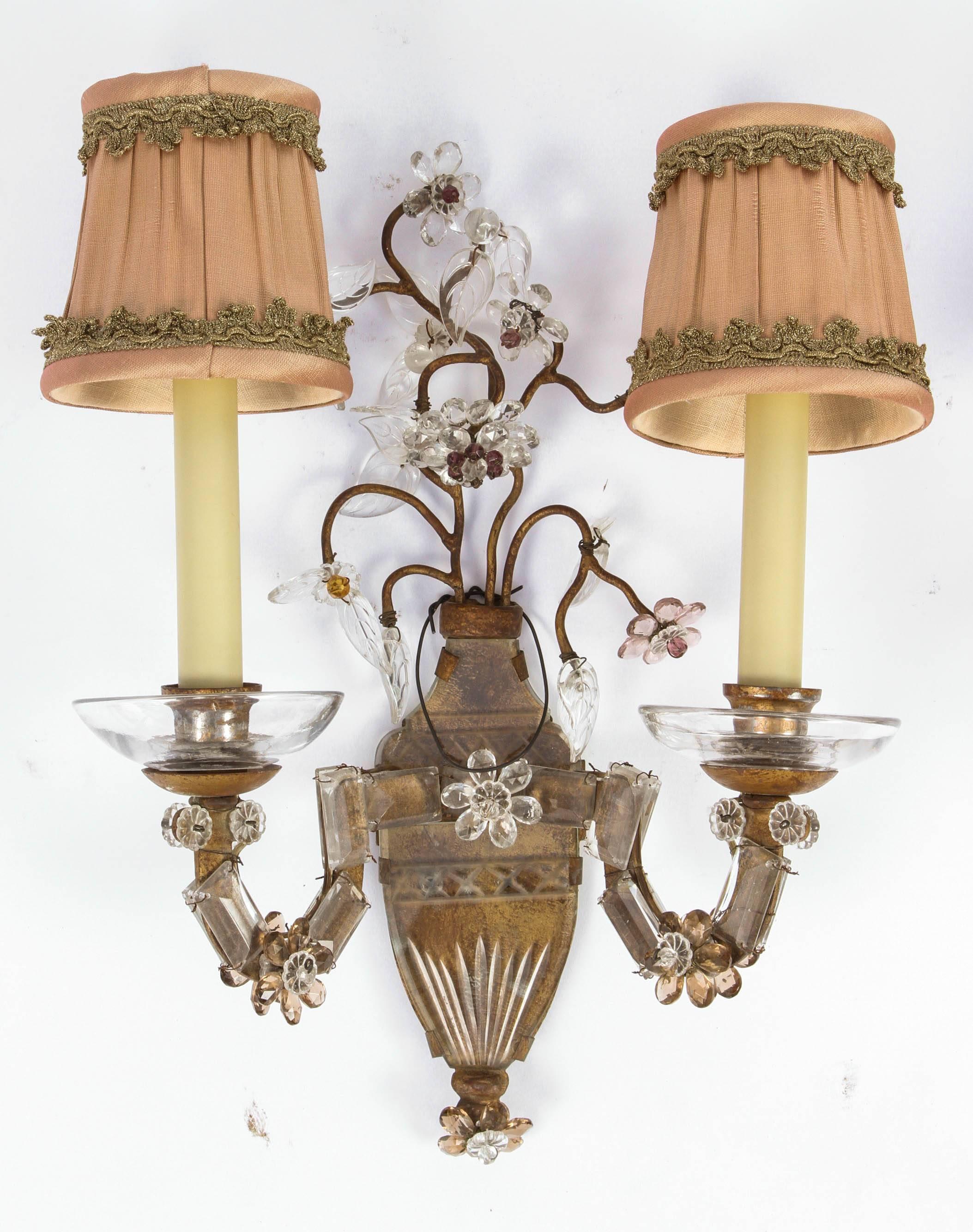 One Pair of Early 20th Century Etched Glass French Bagues Sconces In Excellent Condition In Los Angeles, CA