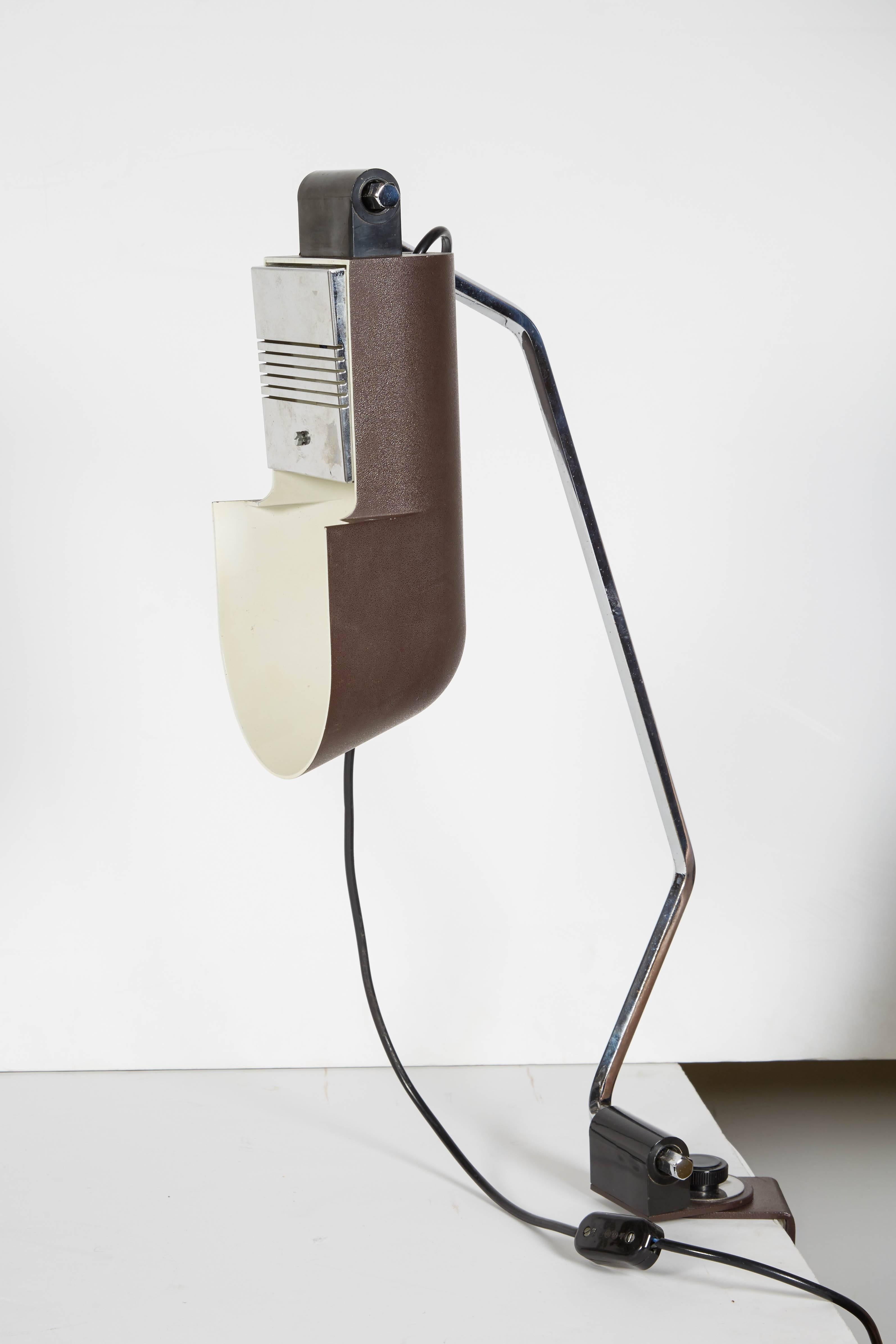 Metal 1970s Pala Desk Lamp by D. C. Arnoldi for Luci Illuminazione D'interni of Italy For Sale