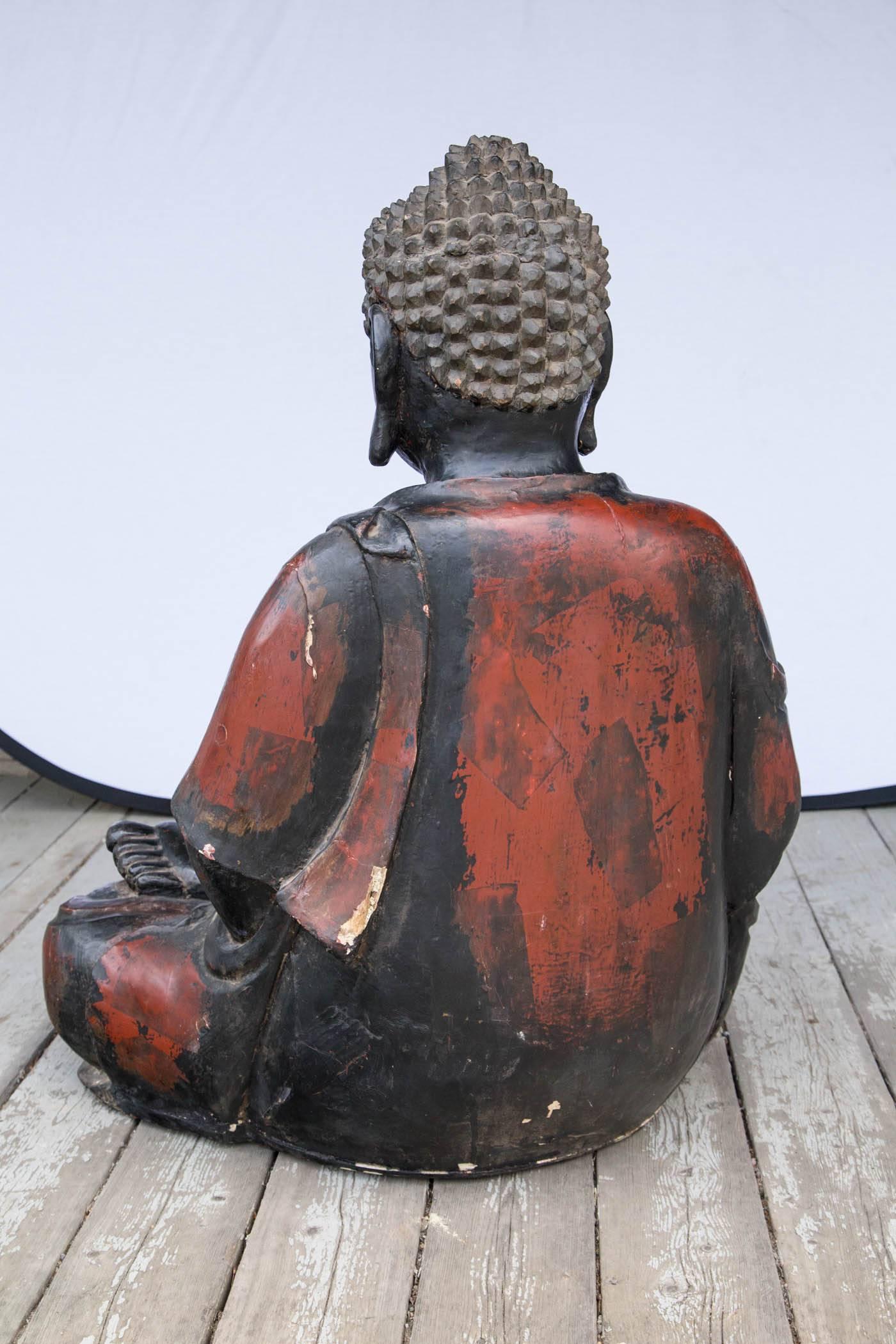 Seated Cross Legged Dark Red and Black Lacquer Asian Buddha For Sale 2