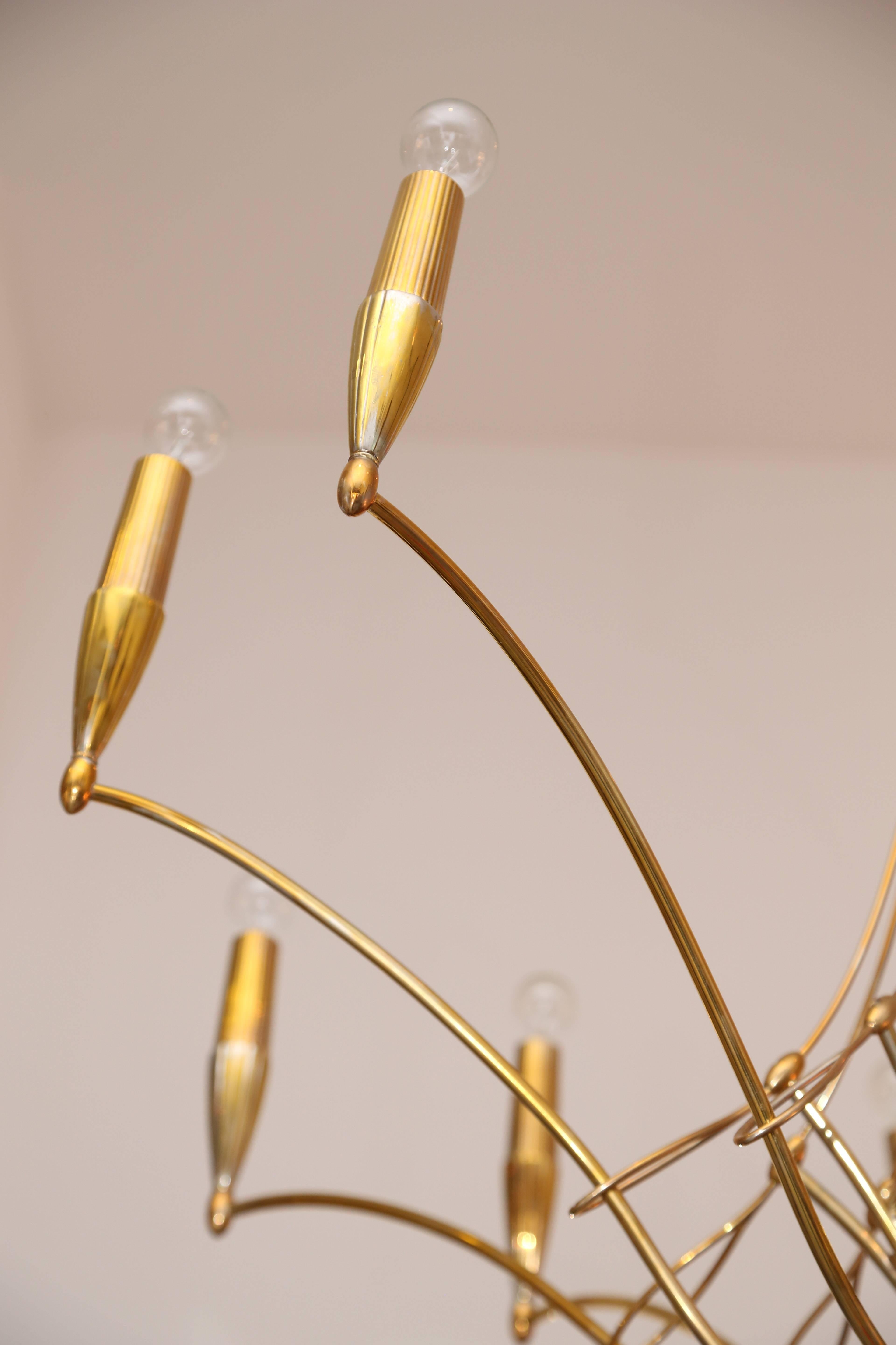 Brass Calligraphic Mid-Century Modern Brass Chandelier In Good Condition For Sale In West Palm Beach, FL
