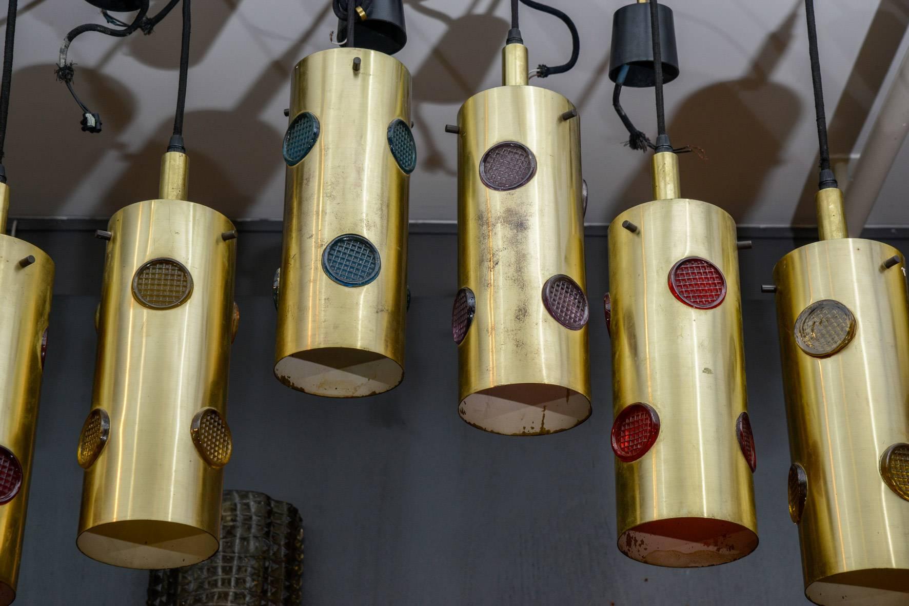 Petites lanternes à hauteur en laiton et verre coloré État moyen - En vente à Saint-Ouen, IDF