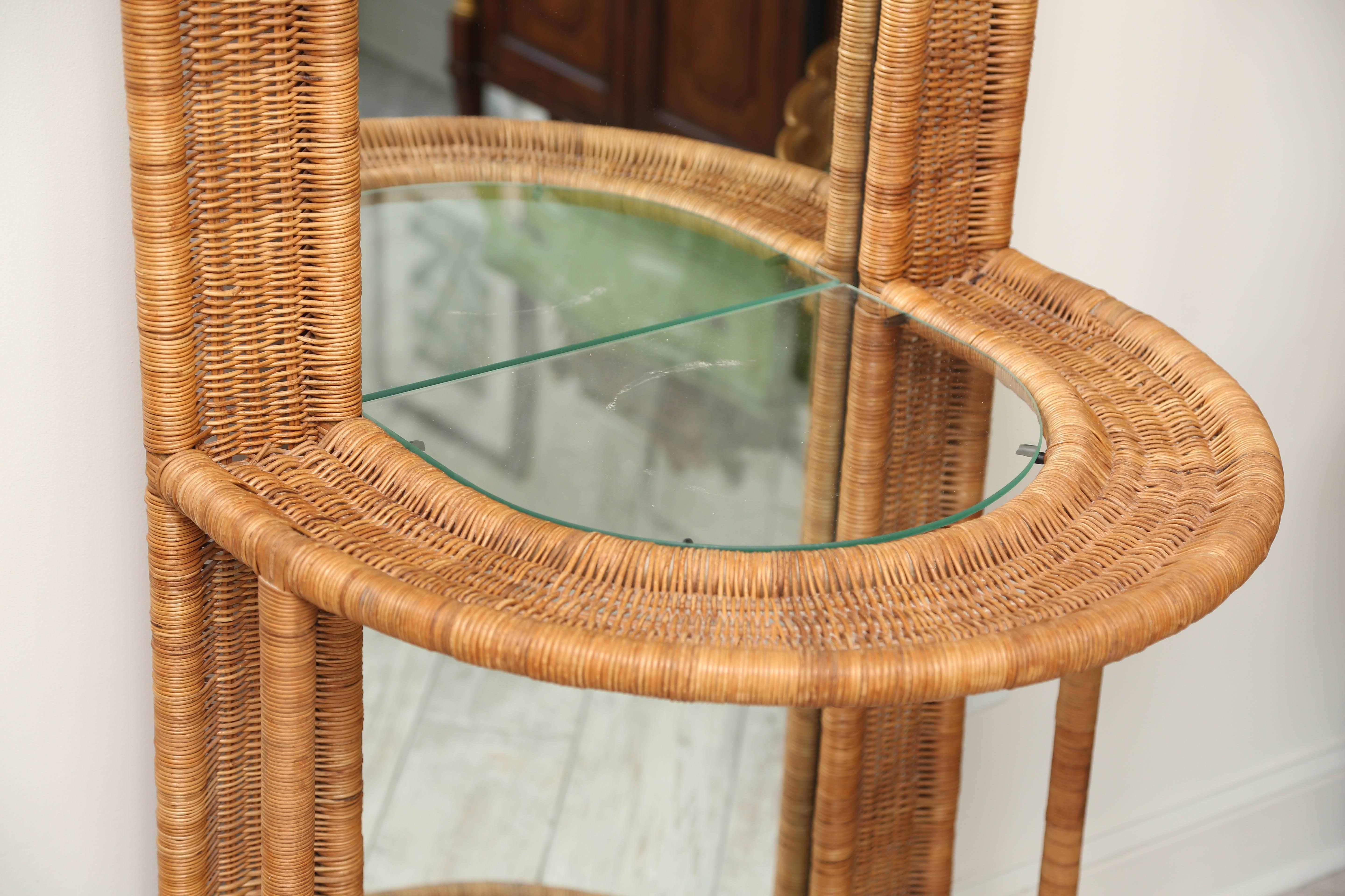 Mid-Century Rattan and Mirrored Entry Hall Tree In Good Condition In West Palm Beach, FL