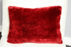 Maßgefertigtes rotes Biberkissen aus Sheared