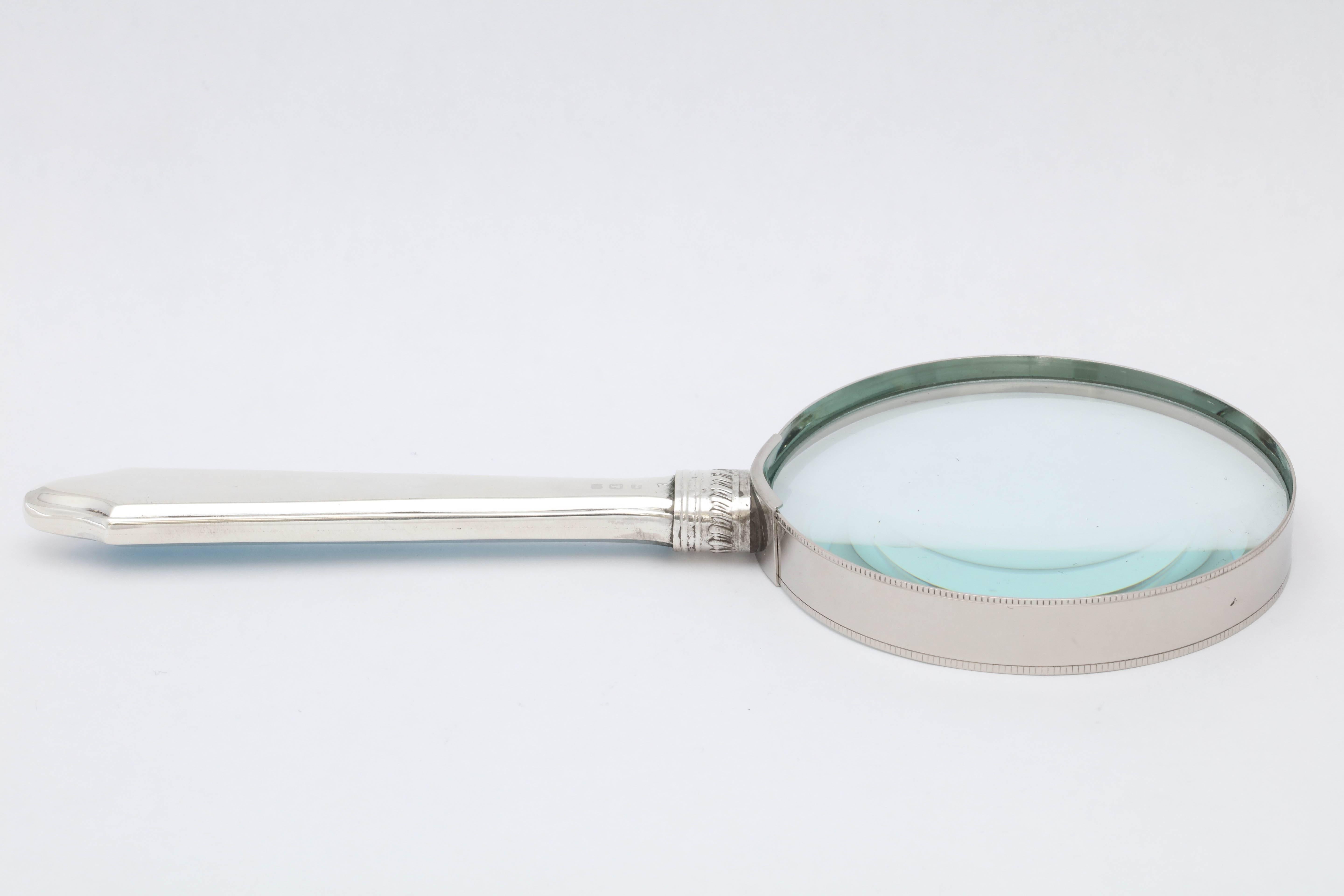 Edwardian Sterling Silver and Blue Guilloche Enamel-Mounted Magnifying Glass For Sale 2