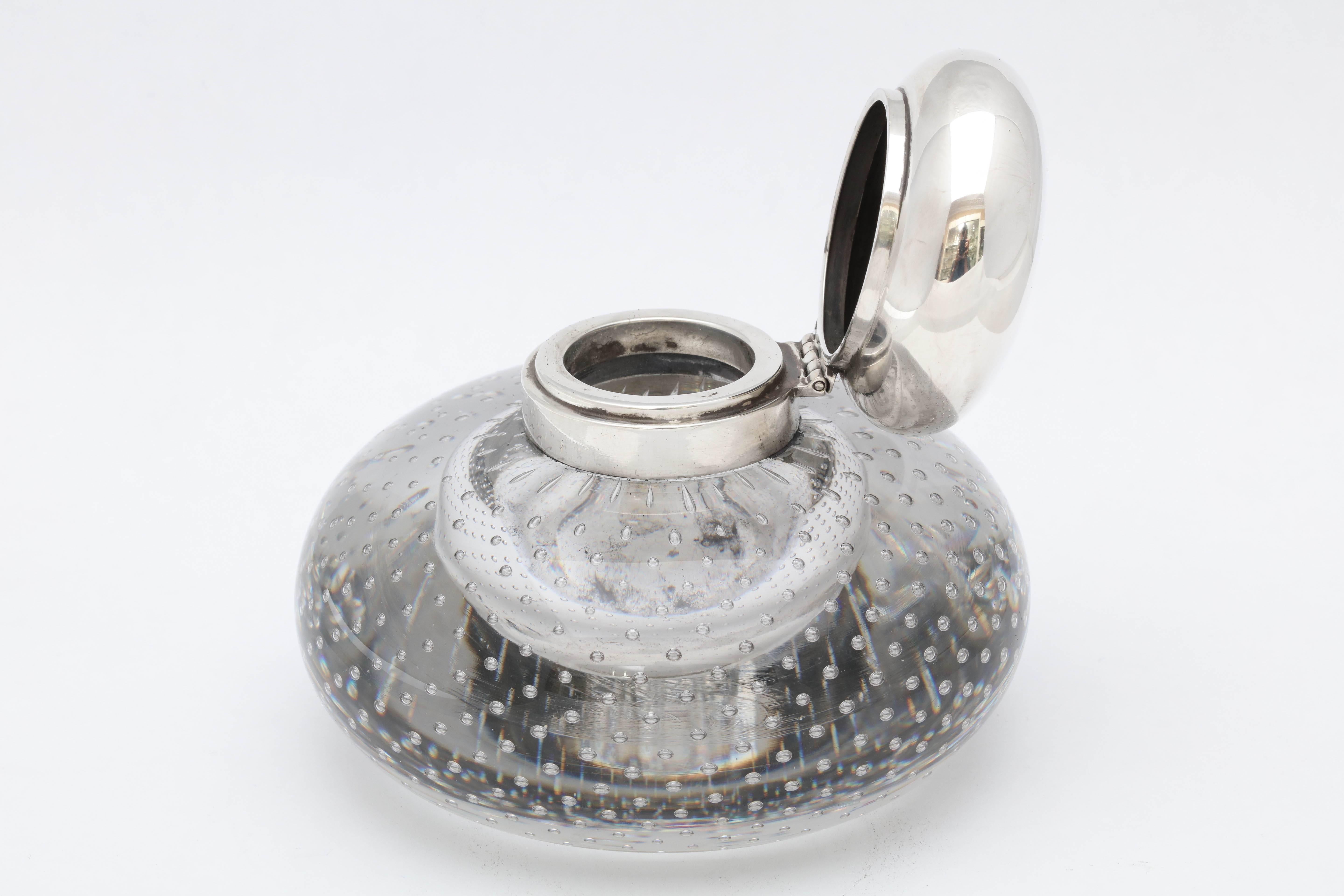 Large Victorian Period Sterling Silver-Mounted Controlled Bubbles Inkwell In Excellent Condition For Sale In New York, NY