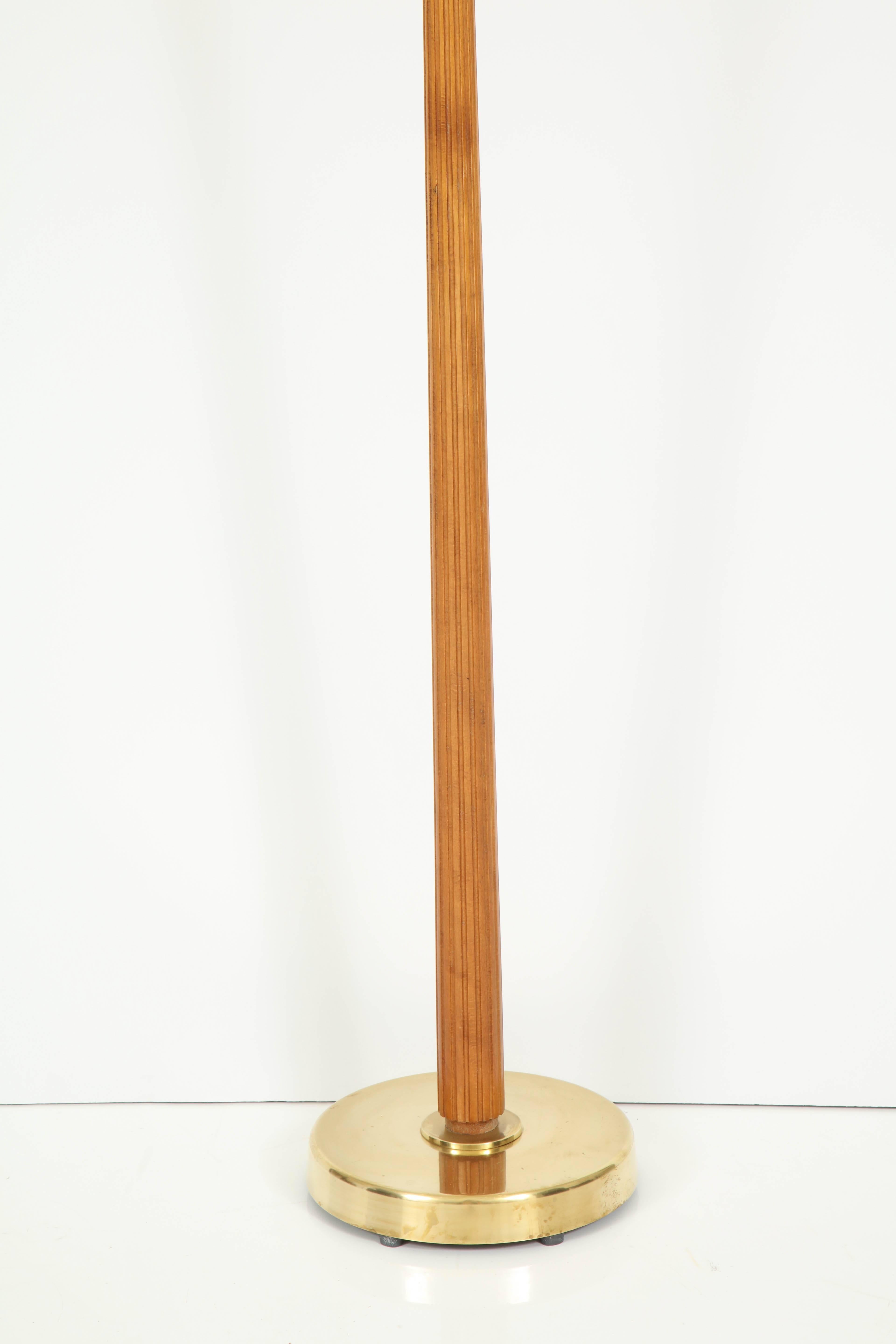 Floor lamp in beechwood and brass designed by Hans Bergström, circa 1940s. Produced by Ateljé Lyktan in Åhus, Sweden, stamped.
Adjustable height.
Re-wired for the US.


      