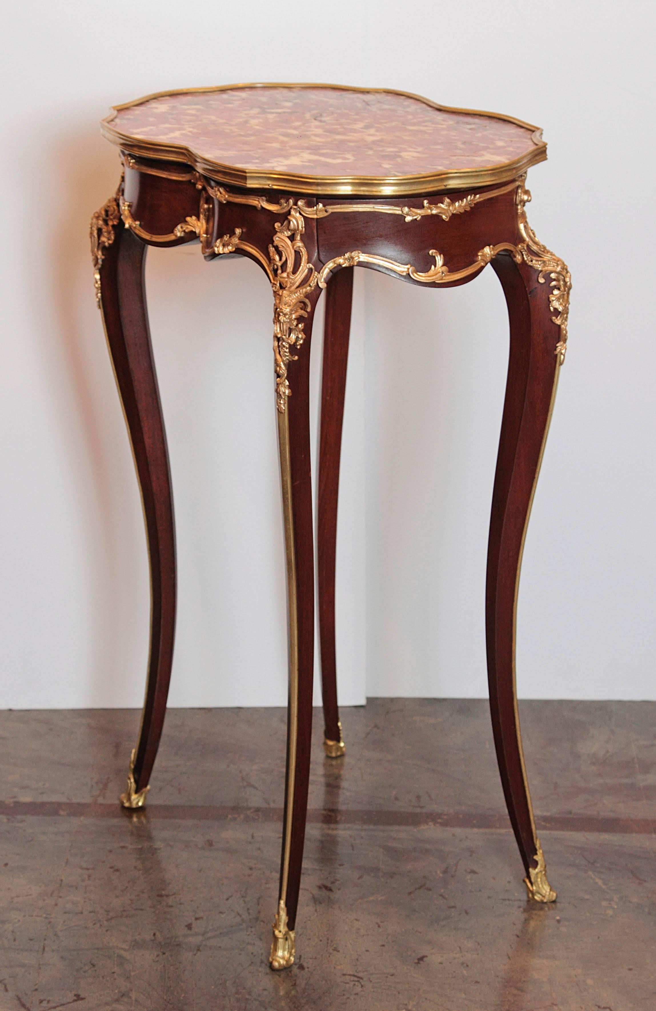 19th Century, French, Louis XV Mahogany and Gilt Bronze Side Table In Excellent Condition For Sale In Dallas, TX