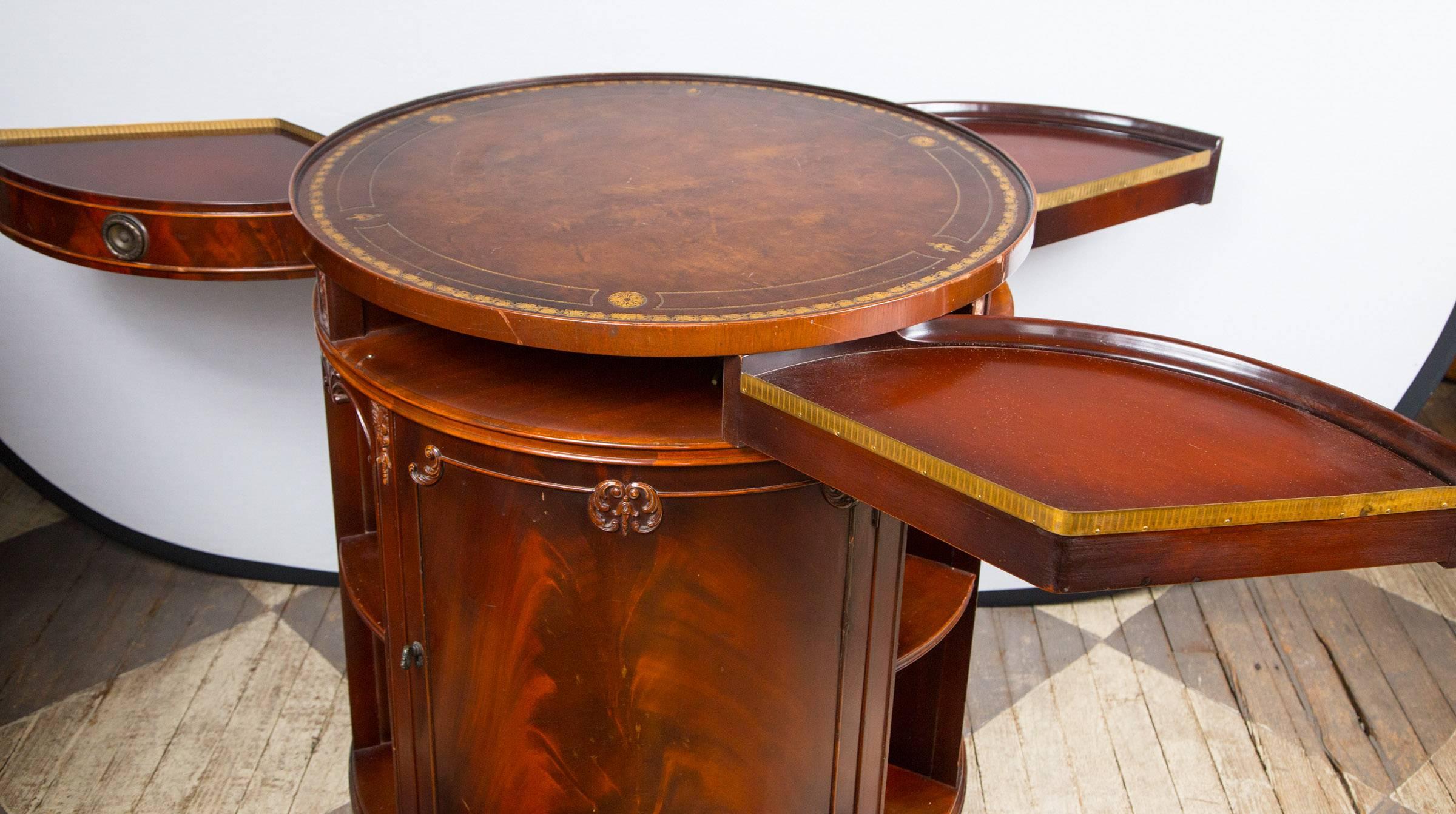 Great Britain (UK) Revolving Bar Cabinet Table For Sale