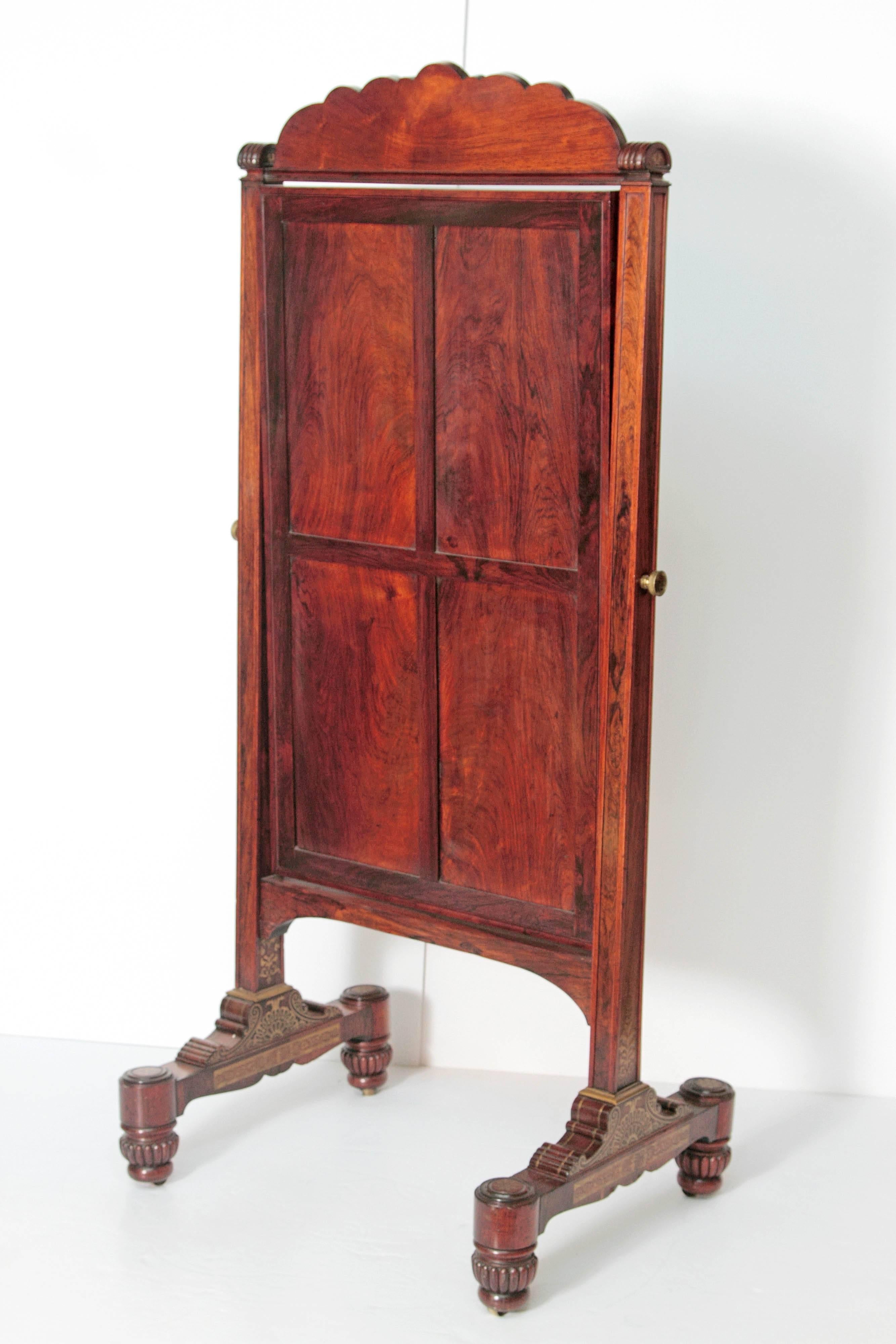 Specchio chevale Regency del XIX secolo in palissandro con intarsi in ottone e lavorazione Boulle in vendita 2