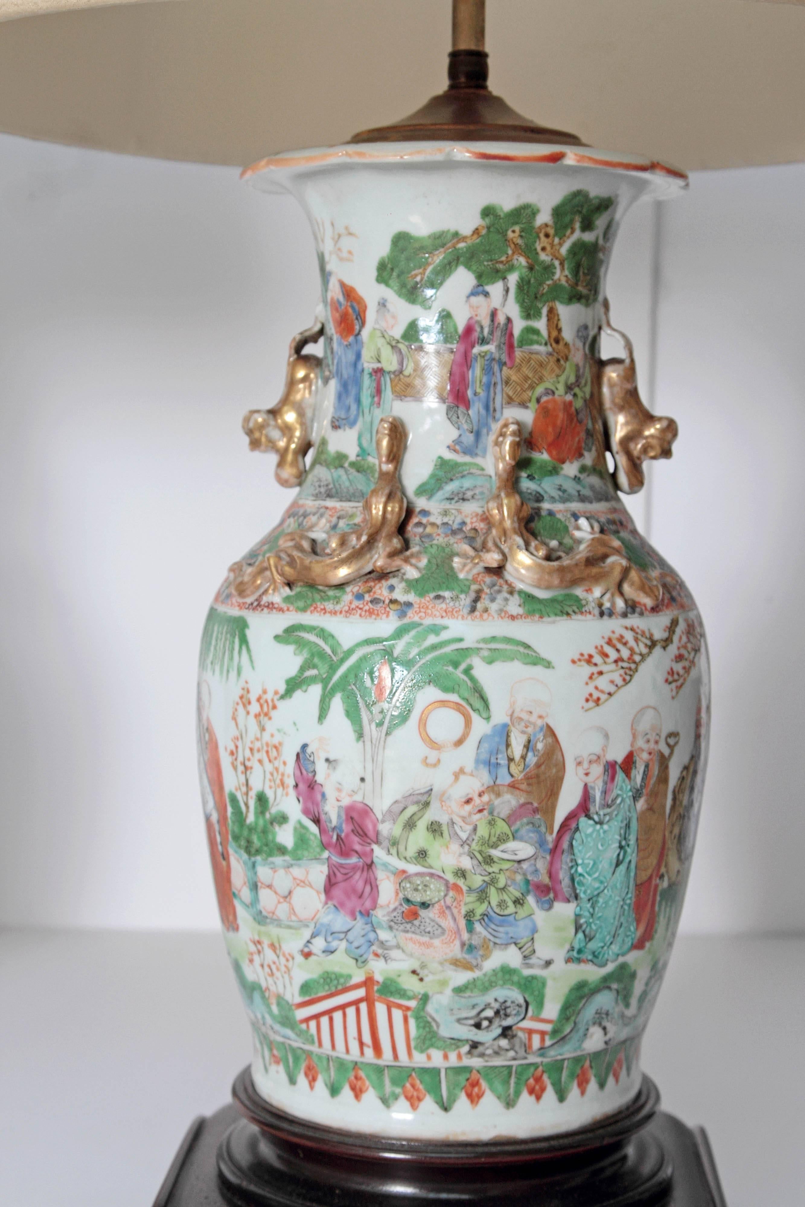 Pair of 19th Century Chinese Porcelain Lamps 3