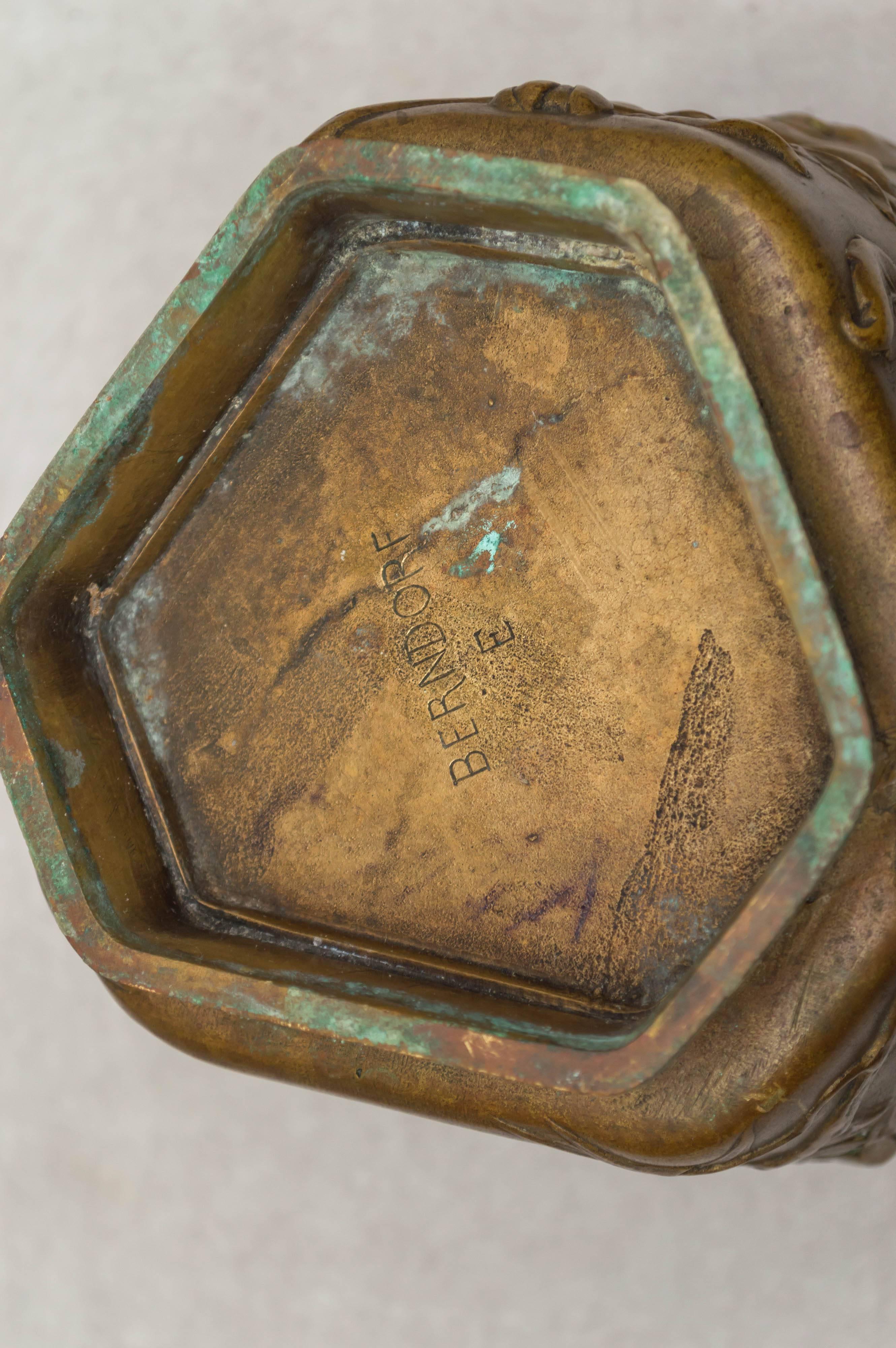 Japonesque Bronze Cache Pot by Berndorf, Austria, (marked) circa 1890 In Good Condition For Sale In San Francisco, CA