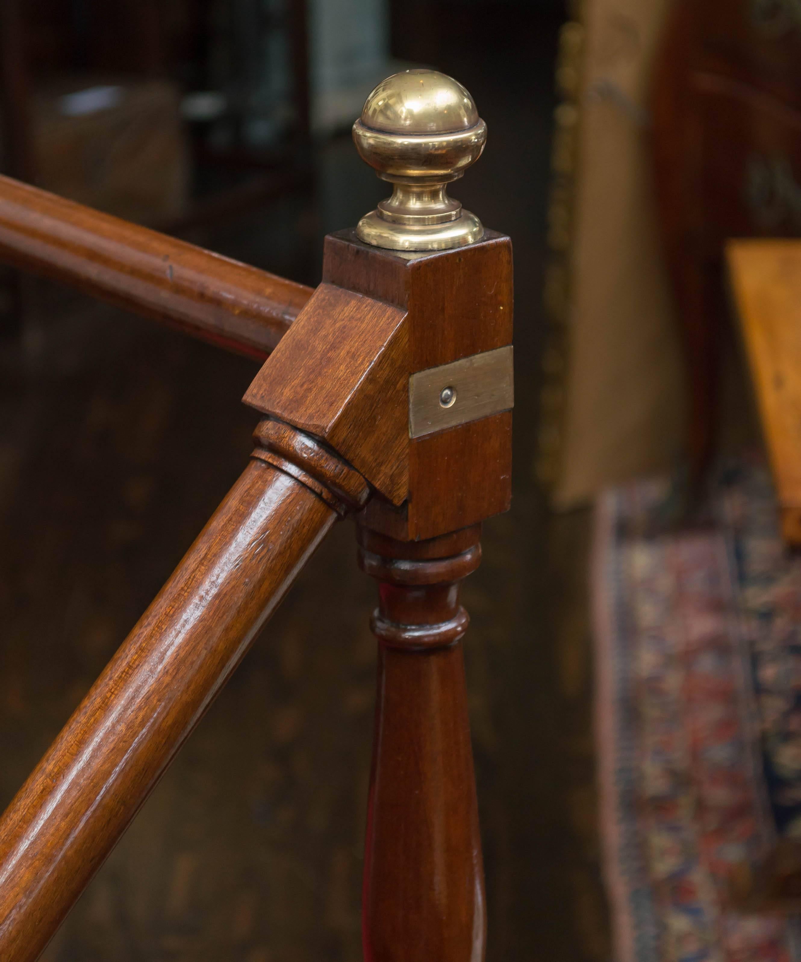 English Regency Style Mahogany Library Stairs, circa 1925 In Good Condition In San Francisco, CA