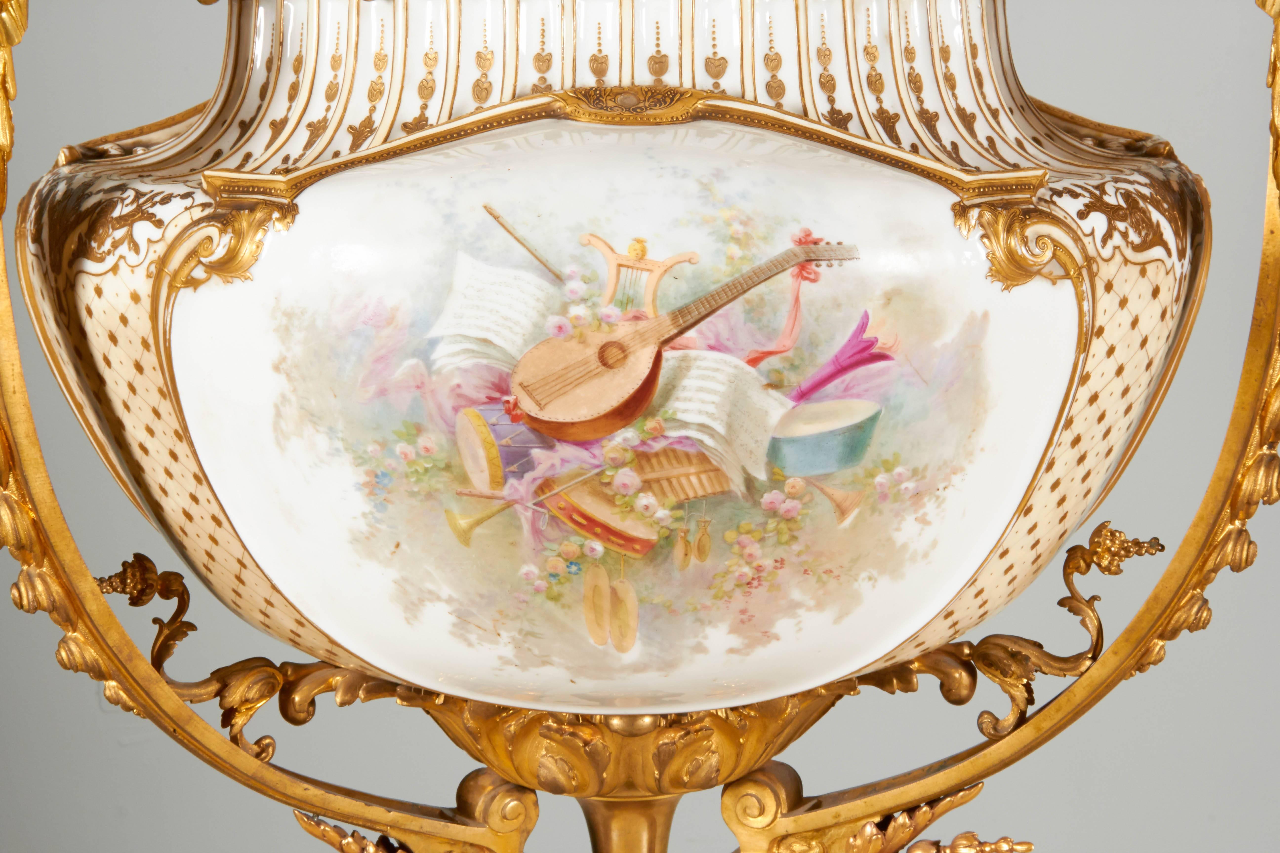 Important and Palatial Pair of Ormolu and Sèvres Style Porcelain Jardinieres In Excellent Condition In Queens, NY