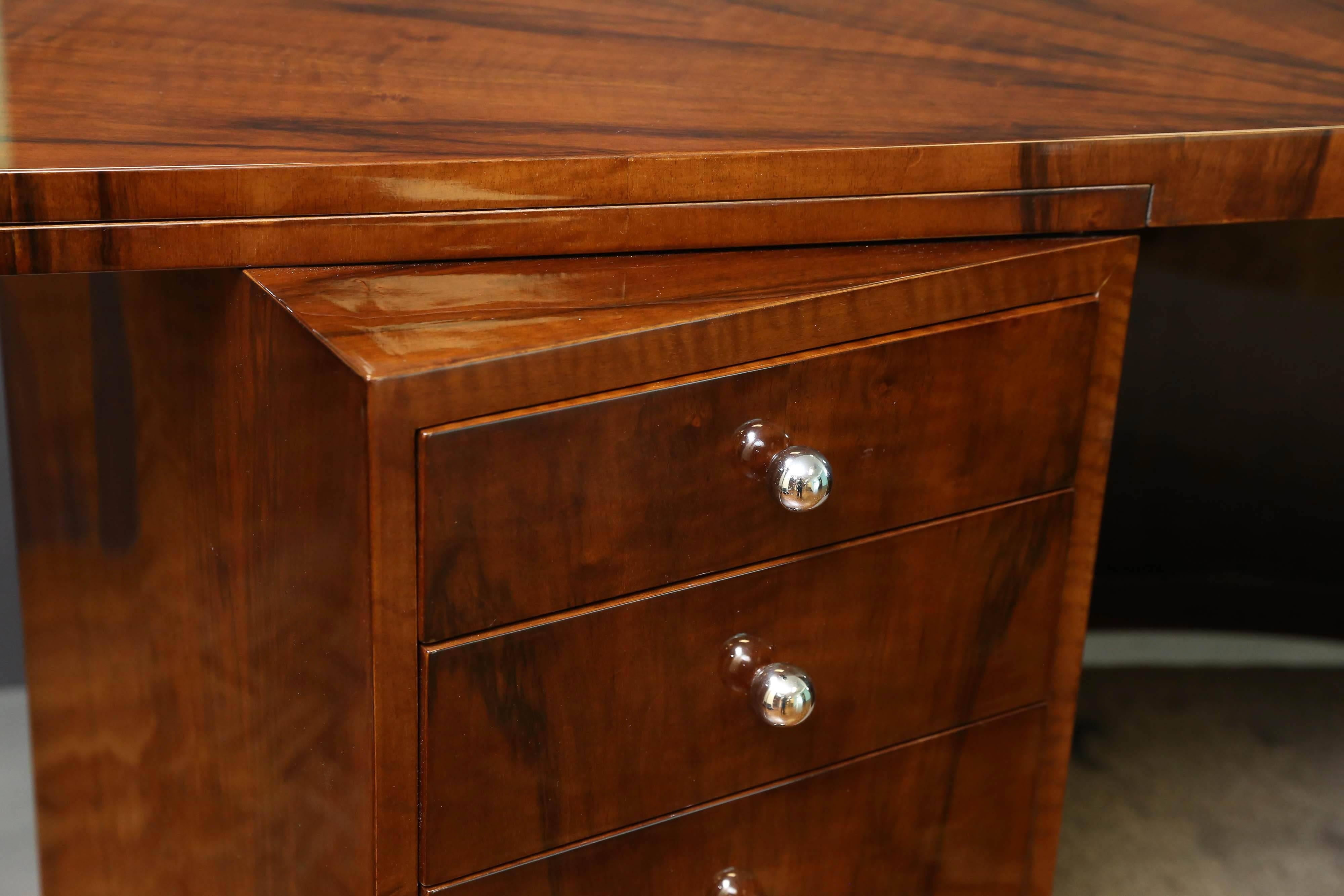 French Art Deco Desk in Walnut 1