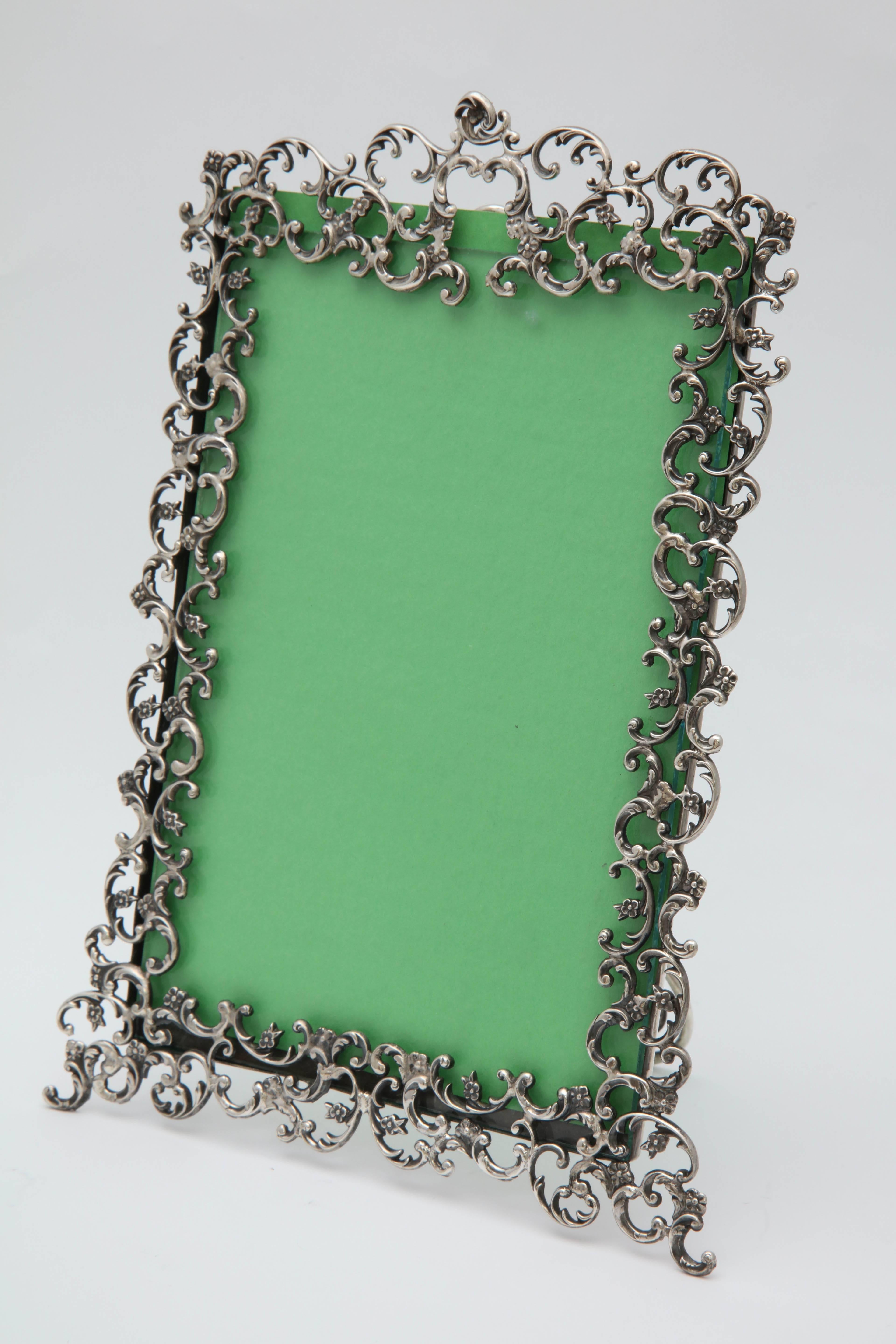 Victorian Sterling Silver Picture Frame In Excellent Condition In New York, NY