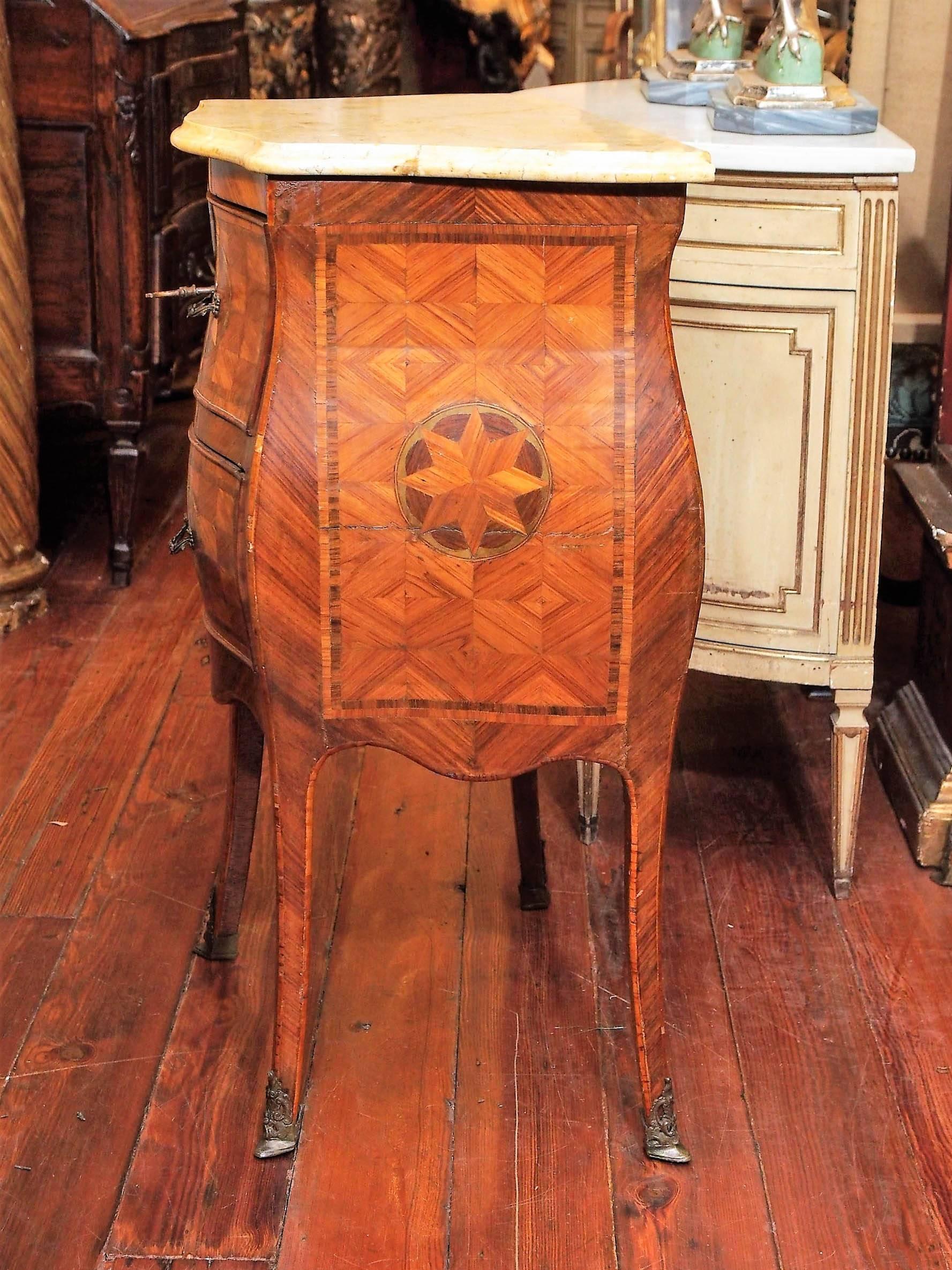 Pair of 18th Century Italian Marquetry Commodini For Sale 2