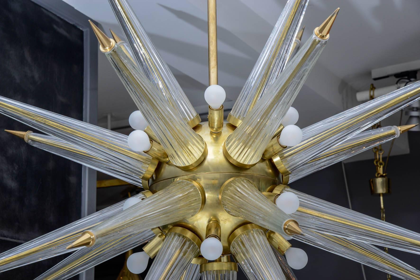 Brass Sputnik Chandelier with Murano Glass Spikes In Good Condition In Saint-Ouen, IDF